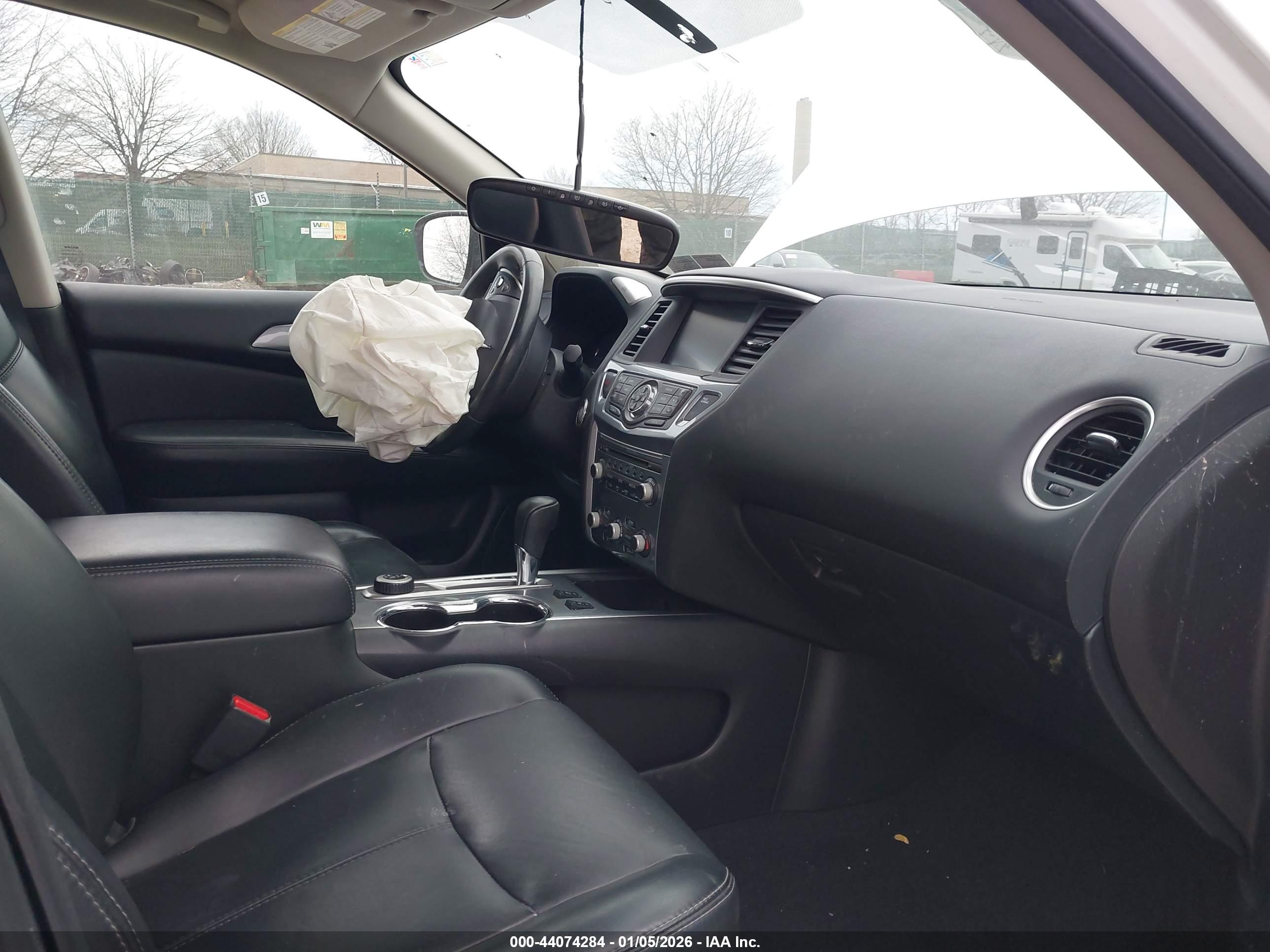 NISSAN PATHFINDER image 5