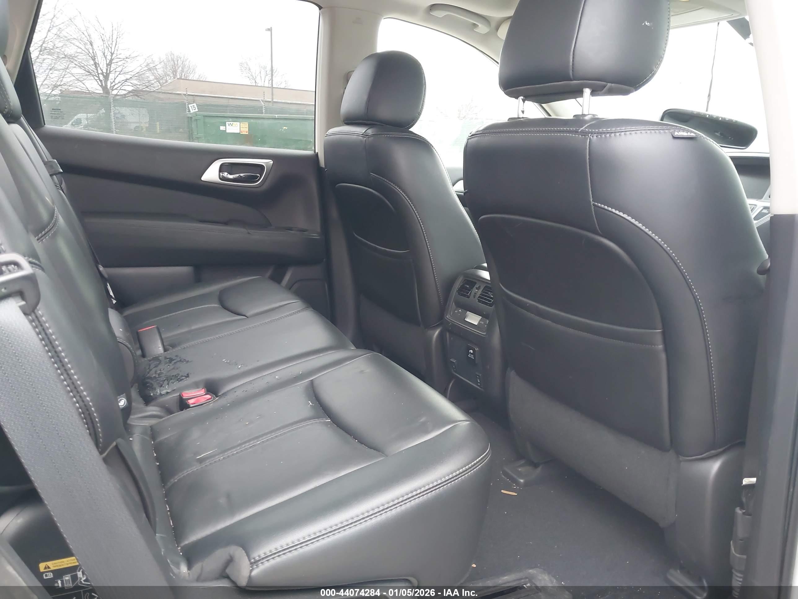 NISSAN PATHFINDER image 8