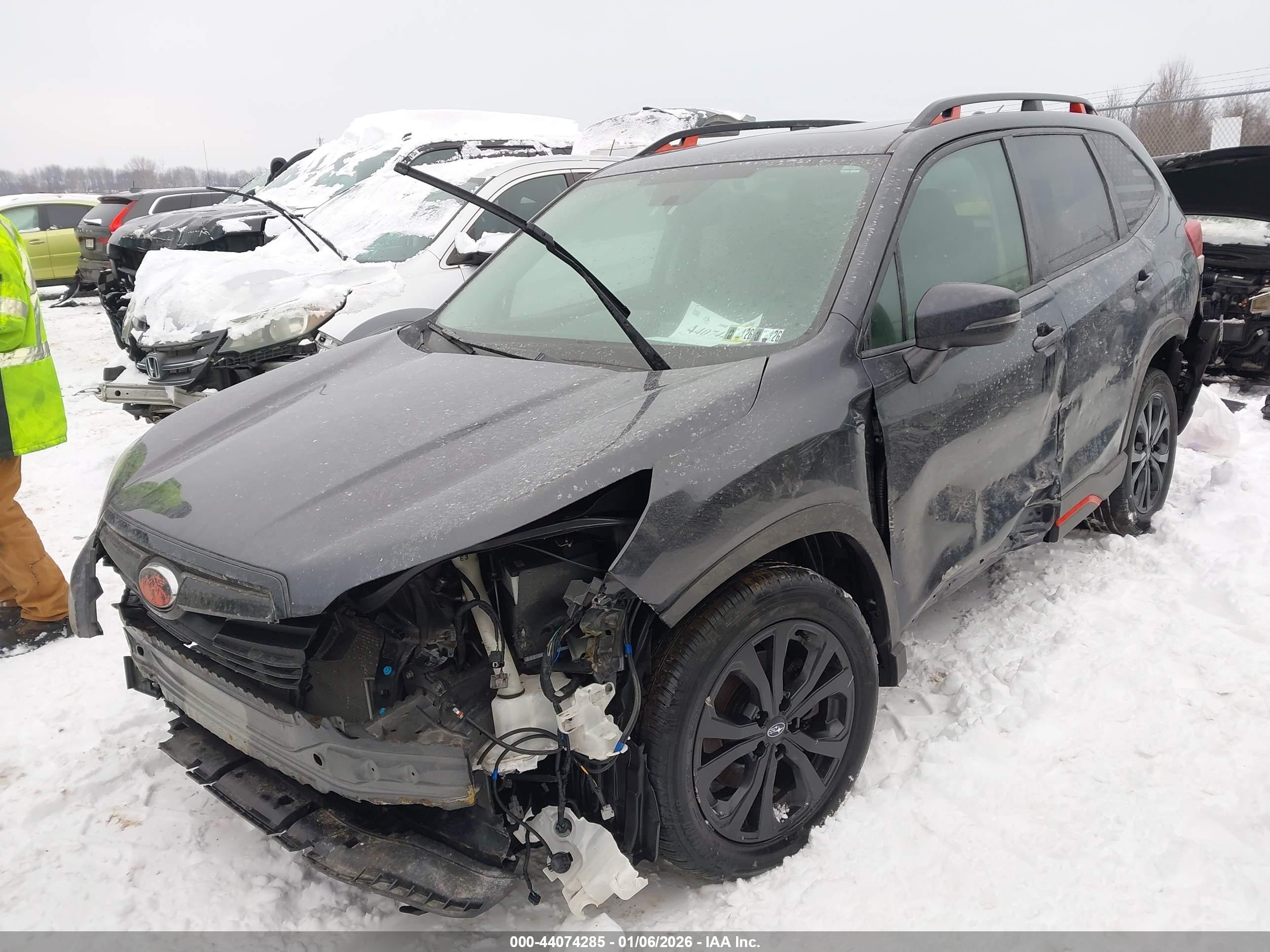 SUBARU FORESTER image 2
