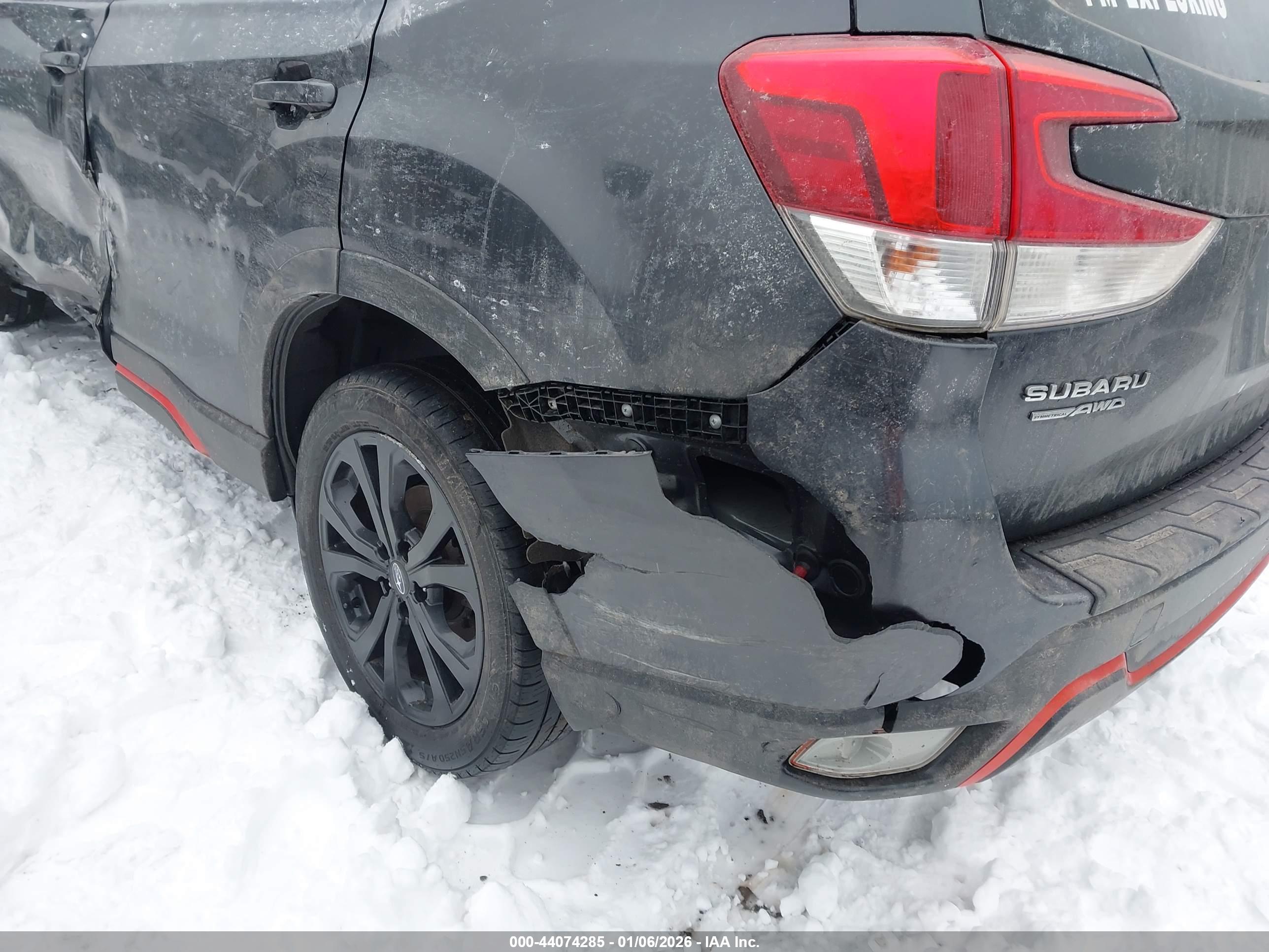 SUBARU FORESTER image 6