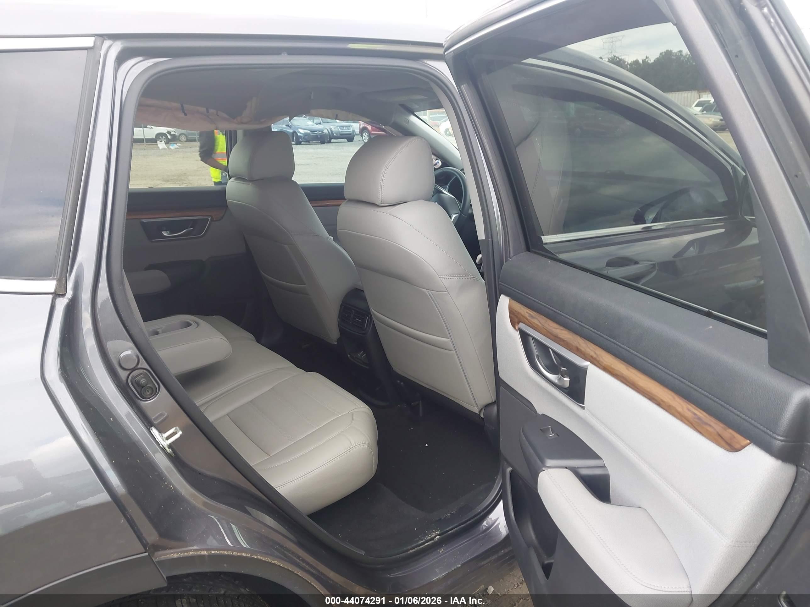 HONDA CR-V image 8