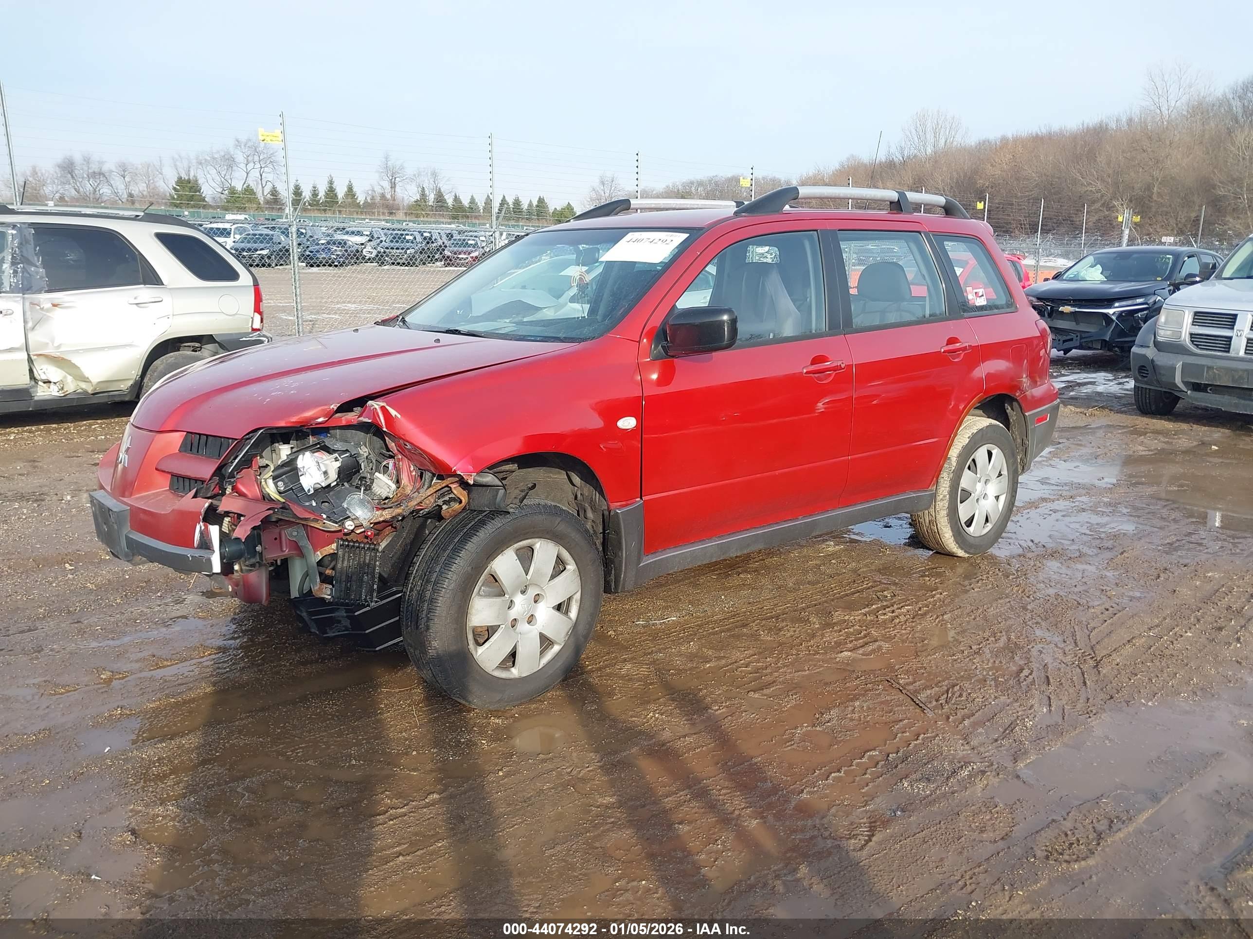 MITSUBISHI OUTLANDER image 2