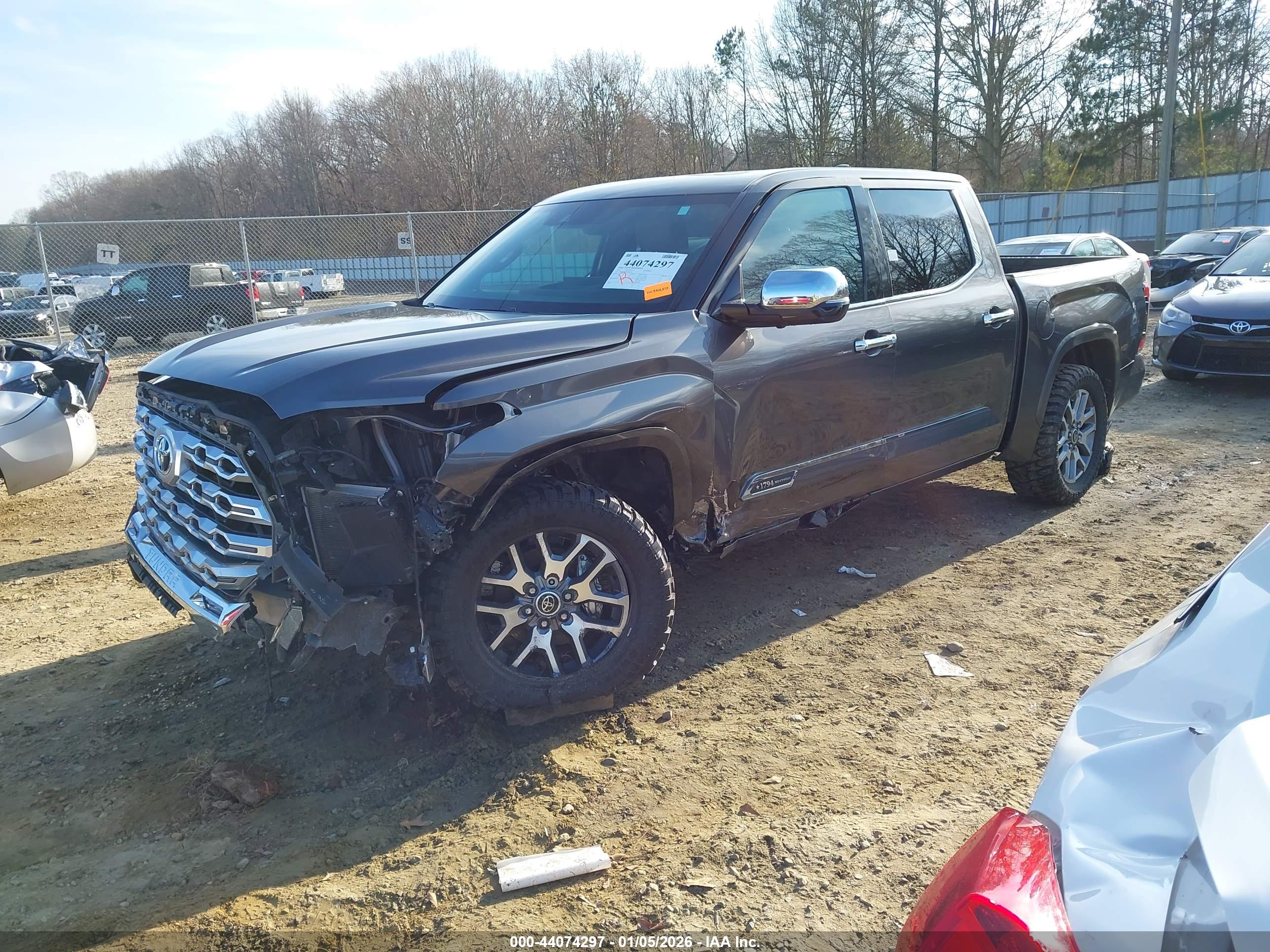 TOYOTA TUNDRA image 2