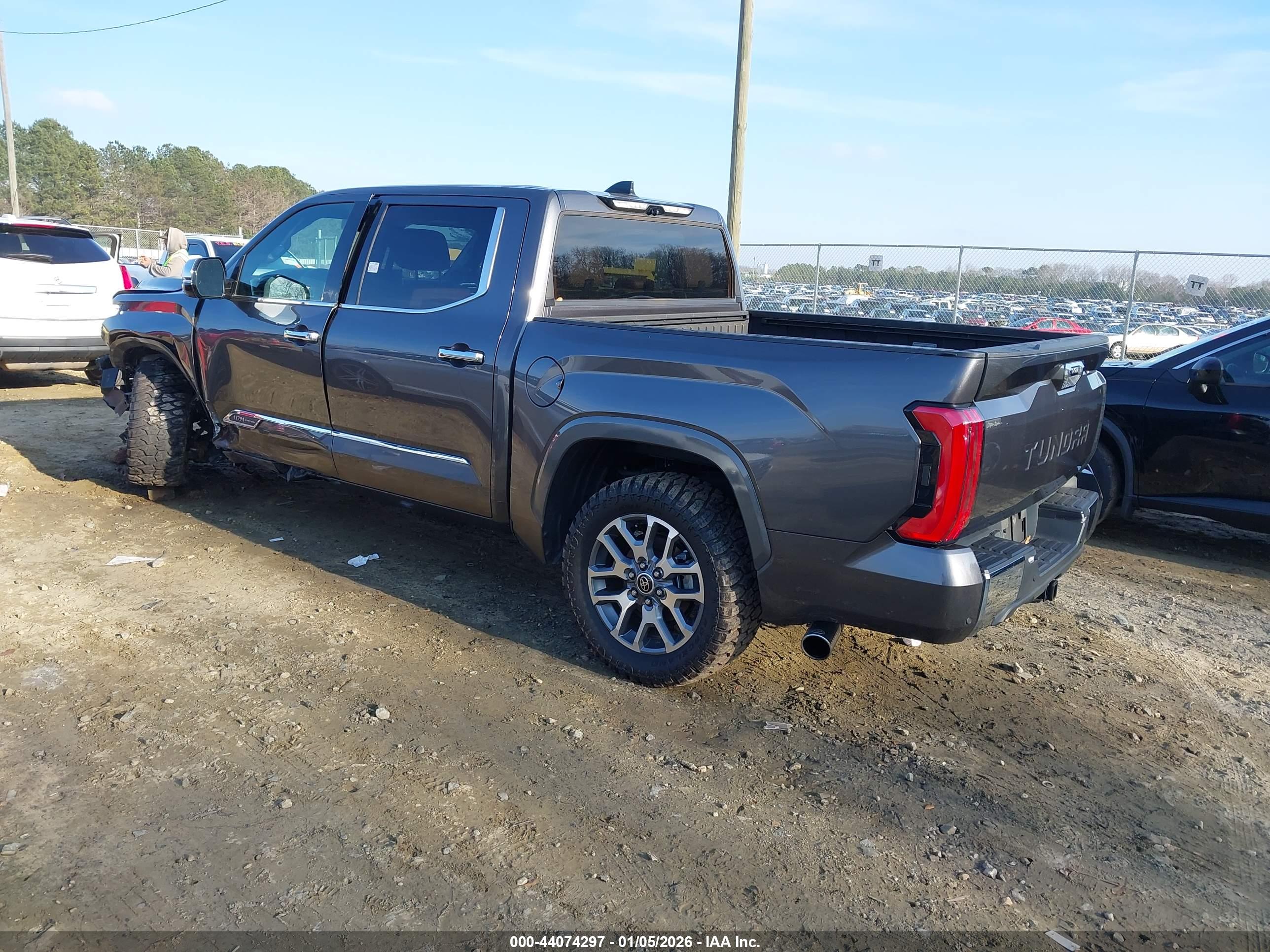 TOYOTA TUNDRA image 3
