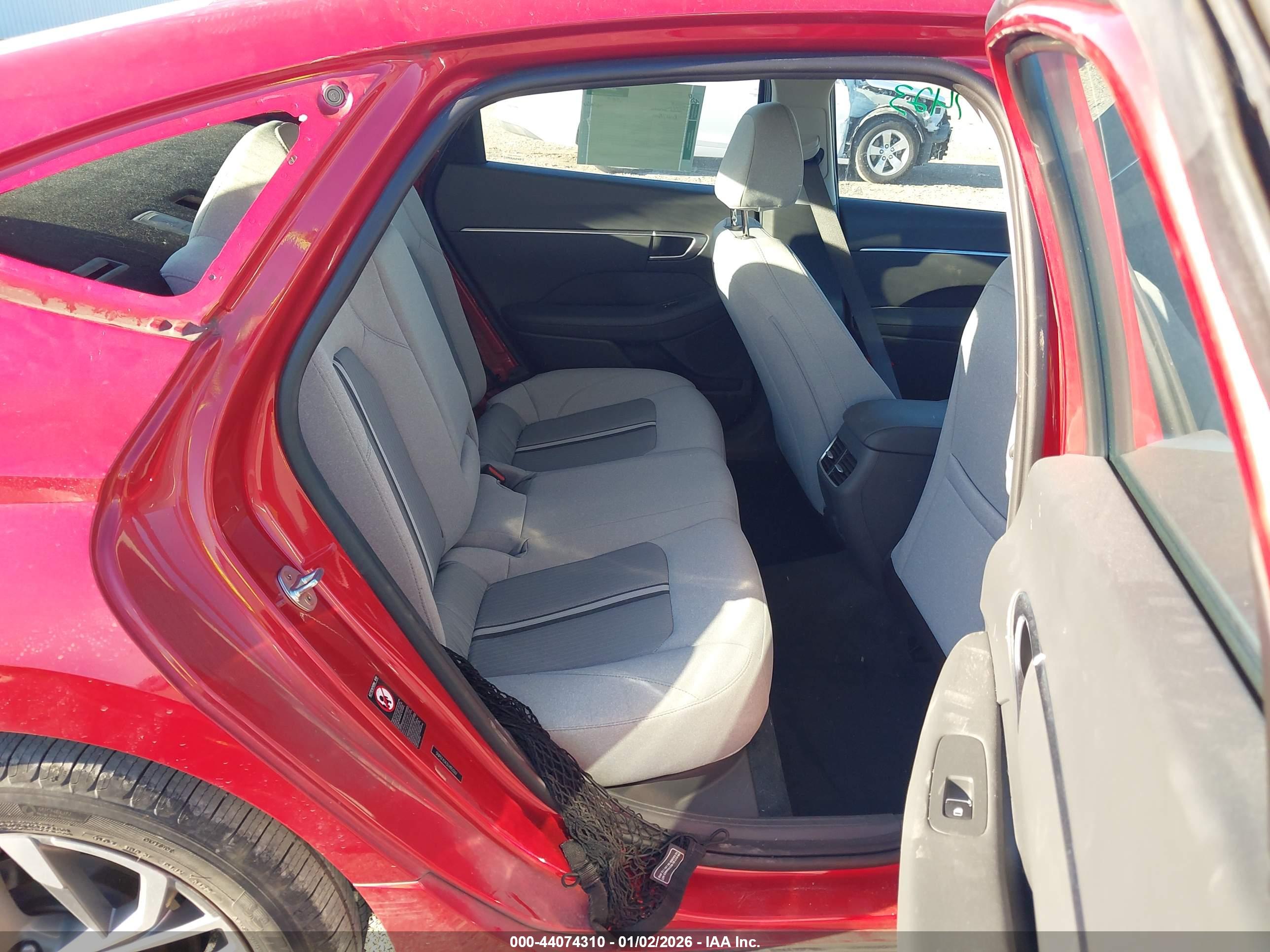 HYUNDAI SONATA image 8