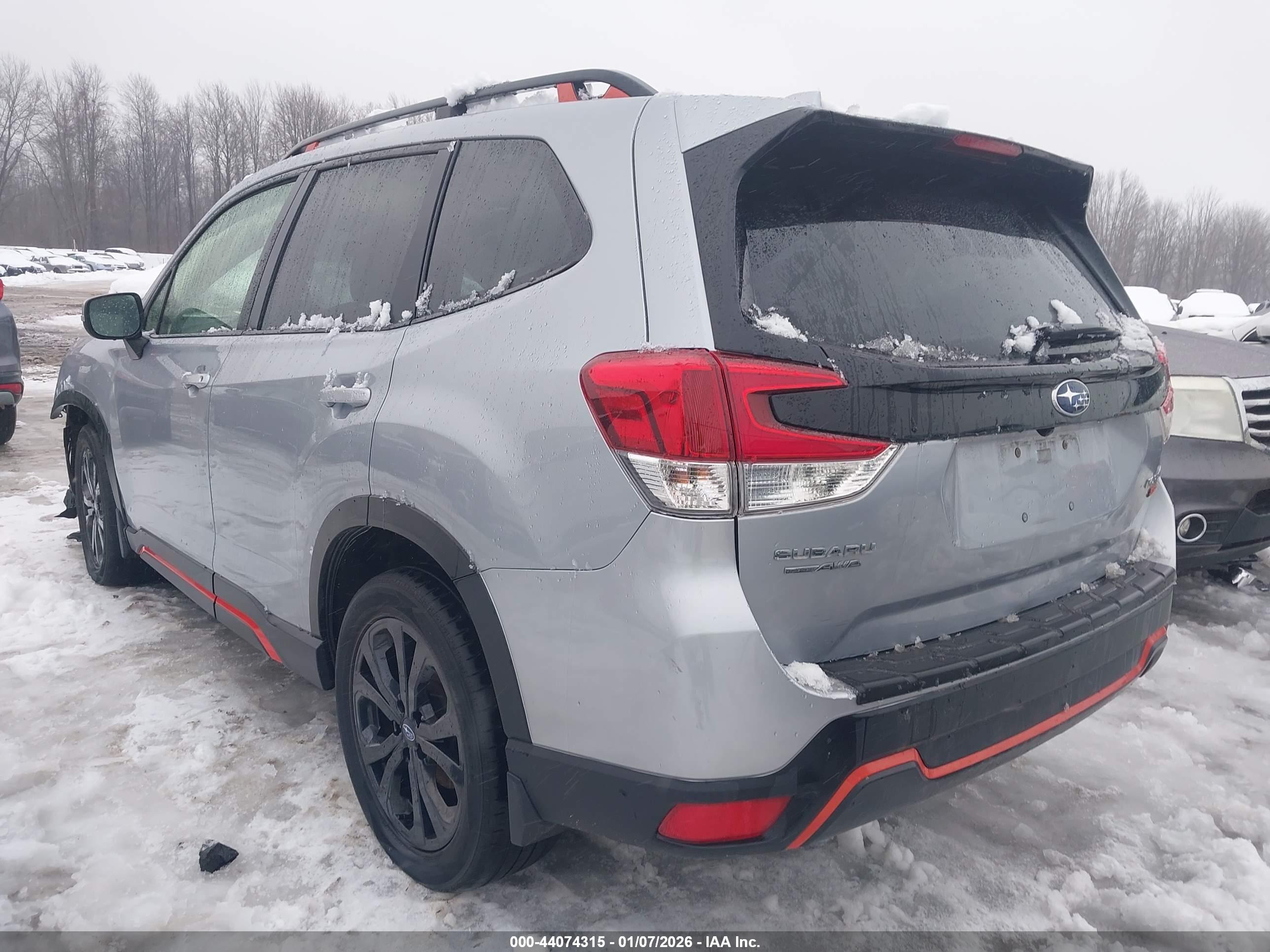 SUBARU FORESTER image 3