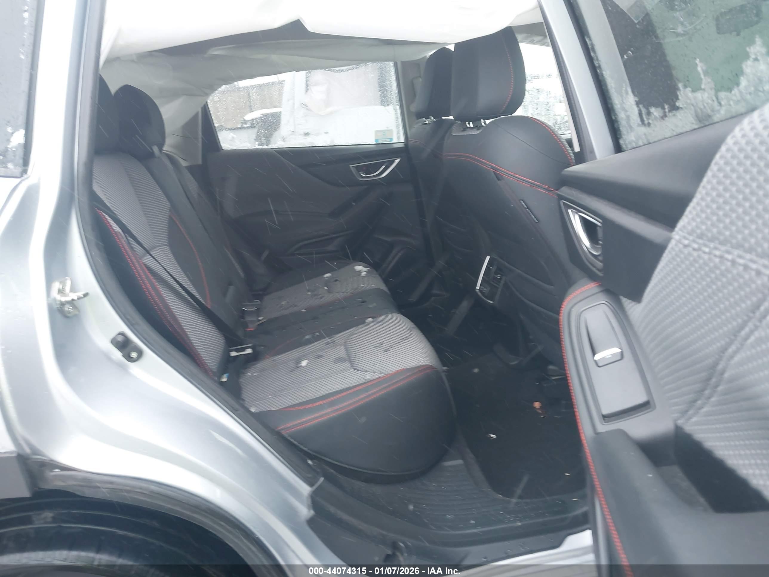 SUBARU FORESTER image 8