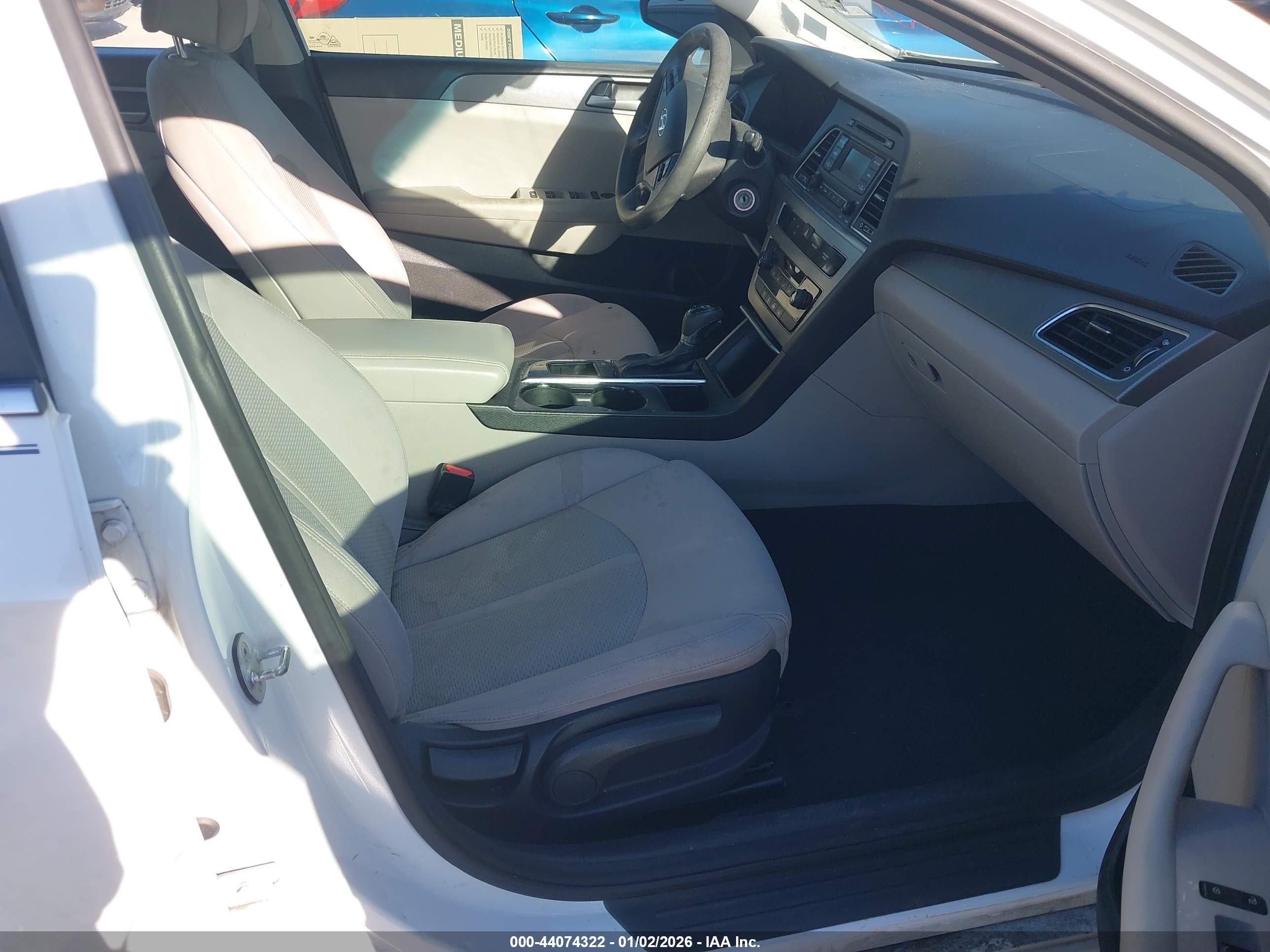 HYUNDAI SONATA image 5