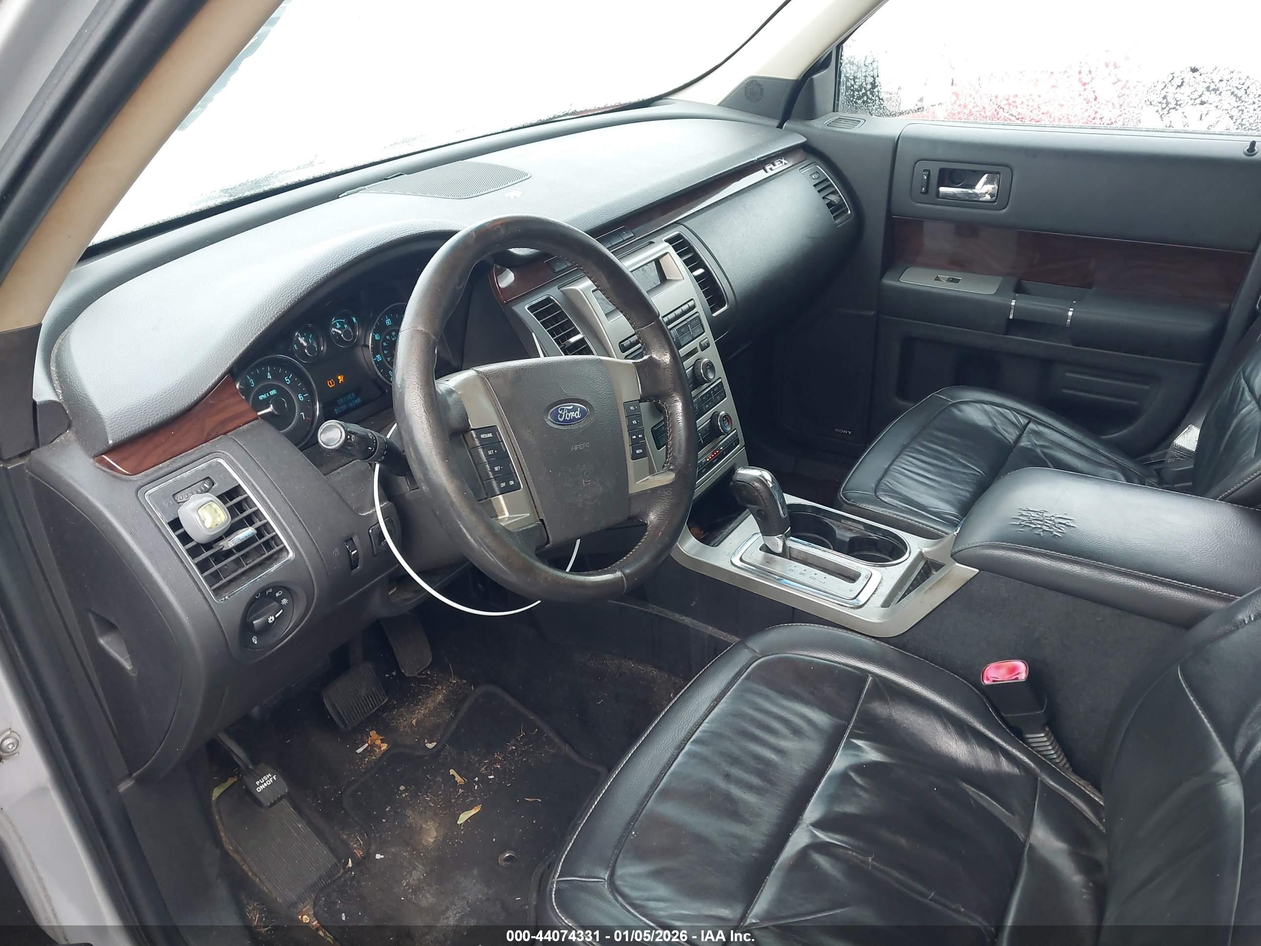 FORD FLEX image 5