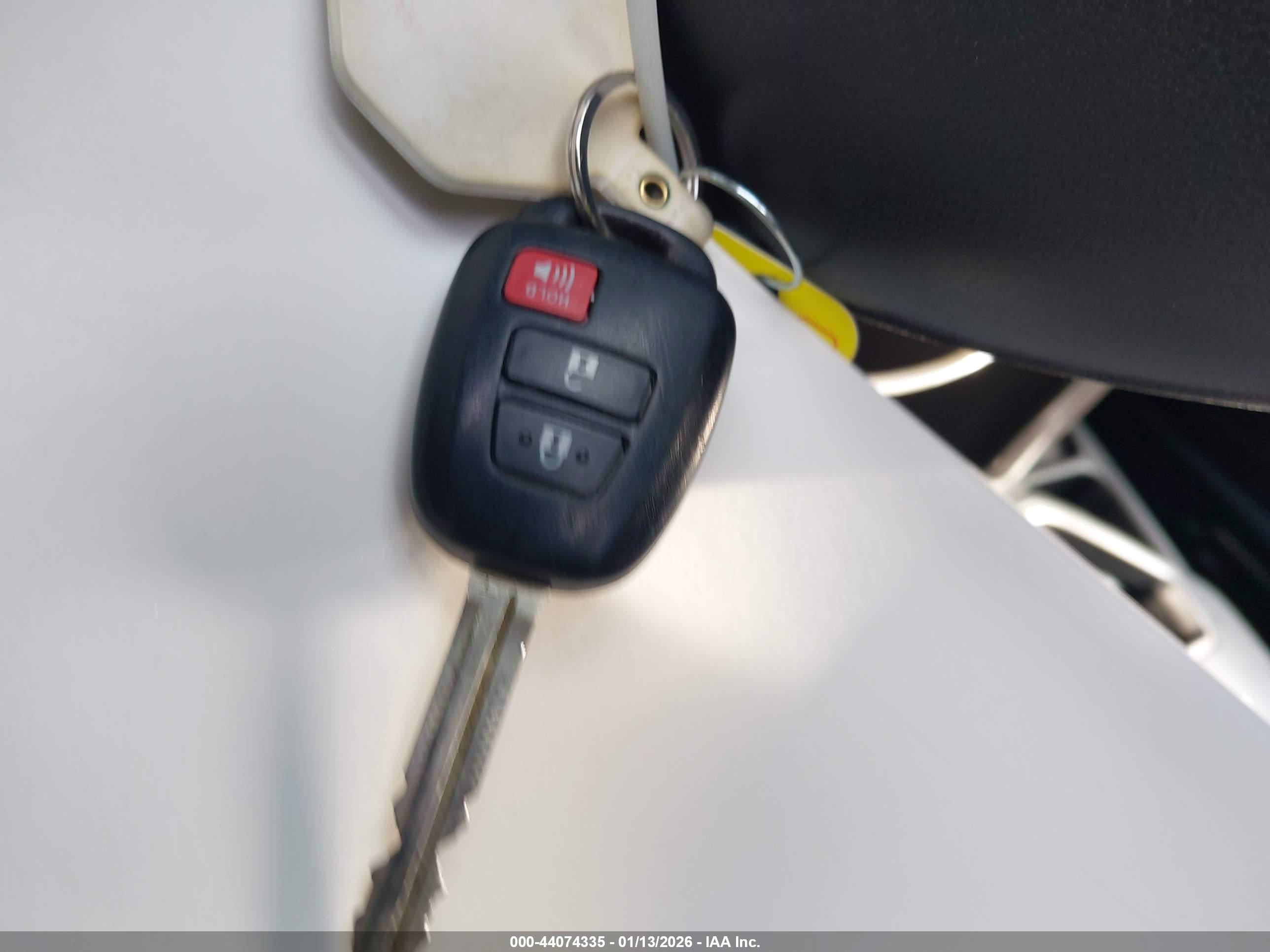 TOYOTA RAV4 image 11