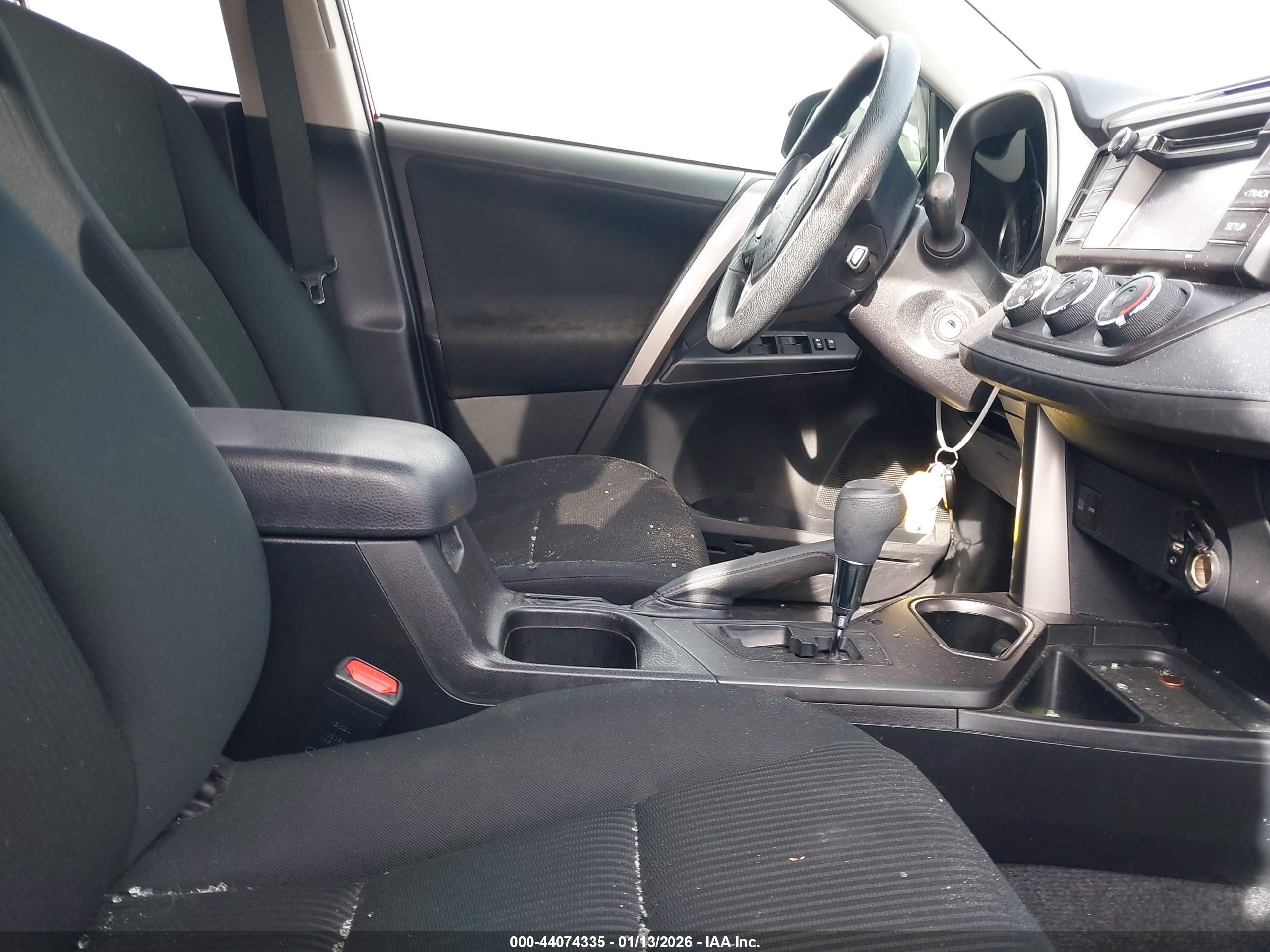 TOYOTA RAV4 image 5