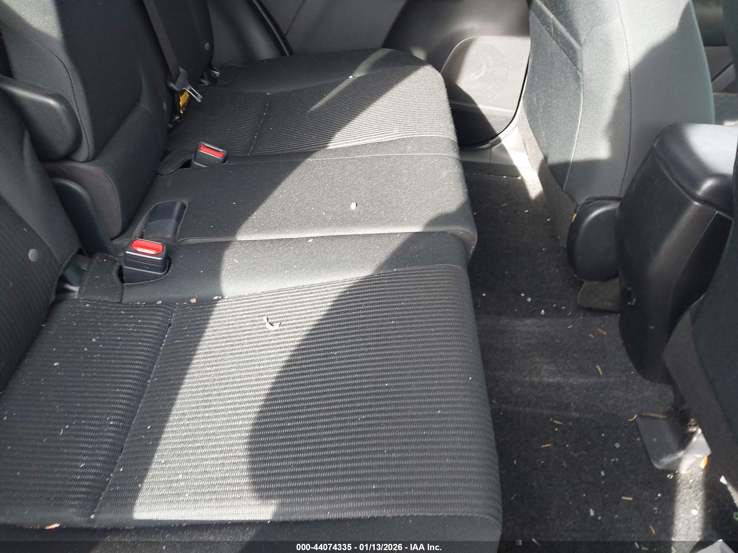 TOYOTA RAV4 image 8