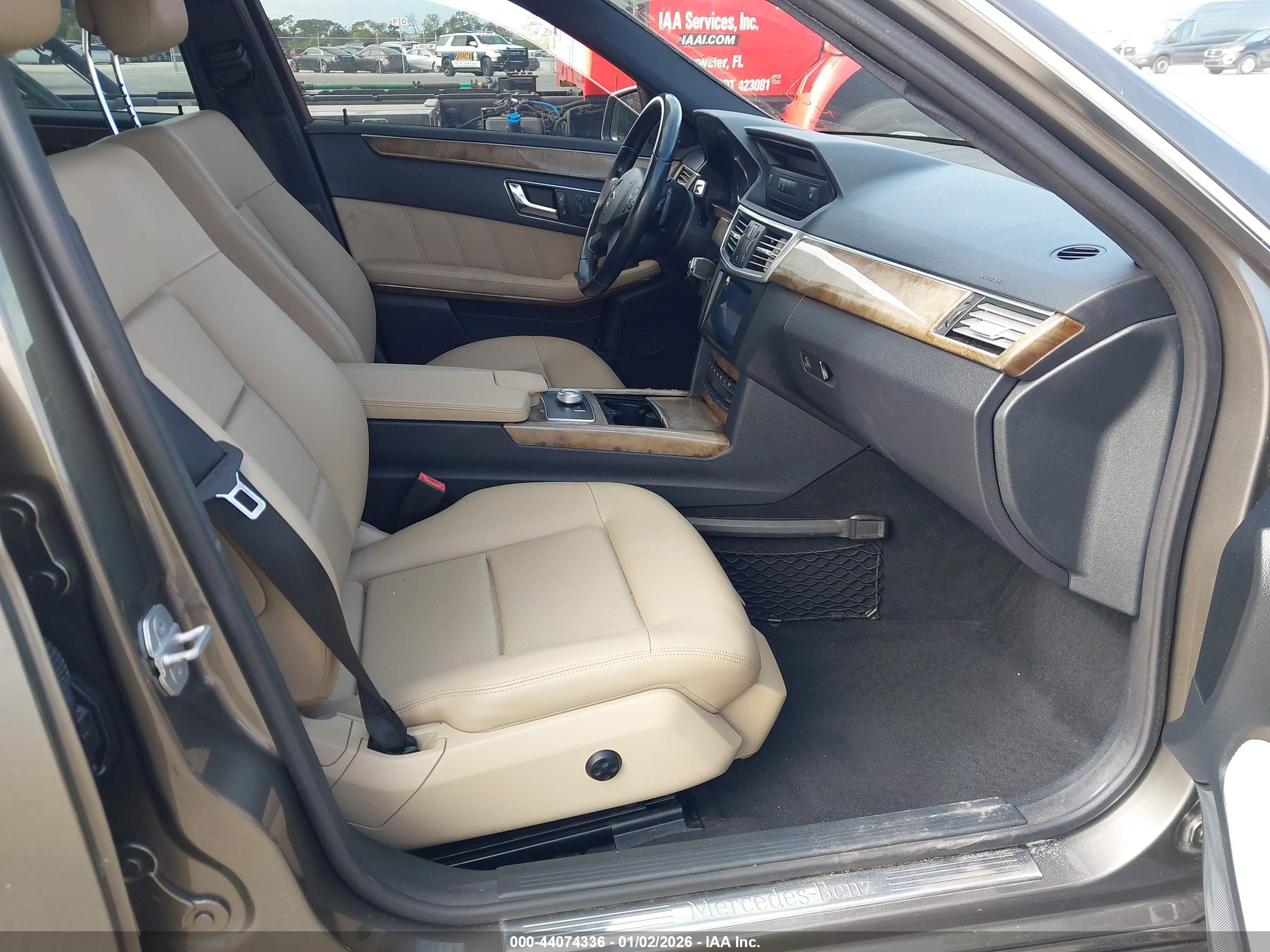 MERCEDES-BENZ E image 5