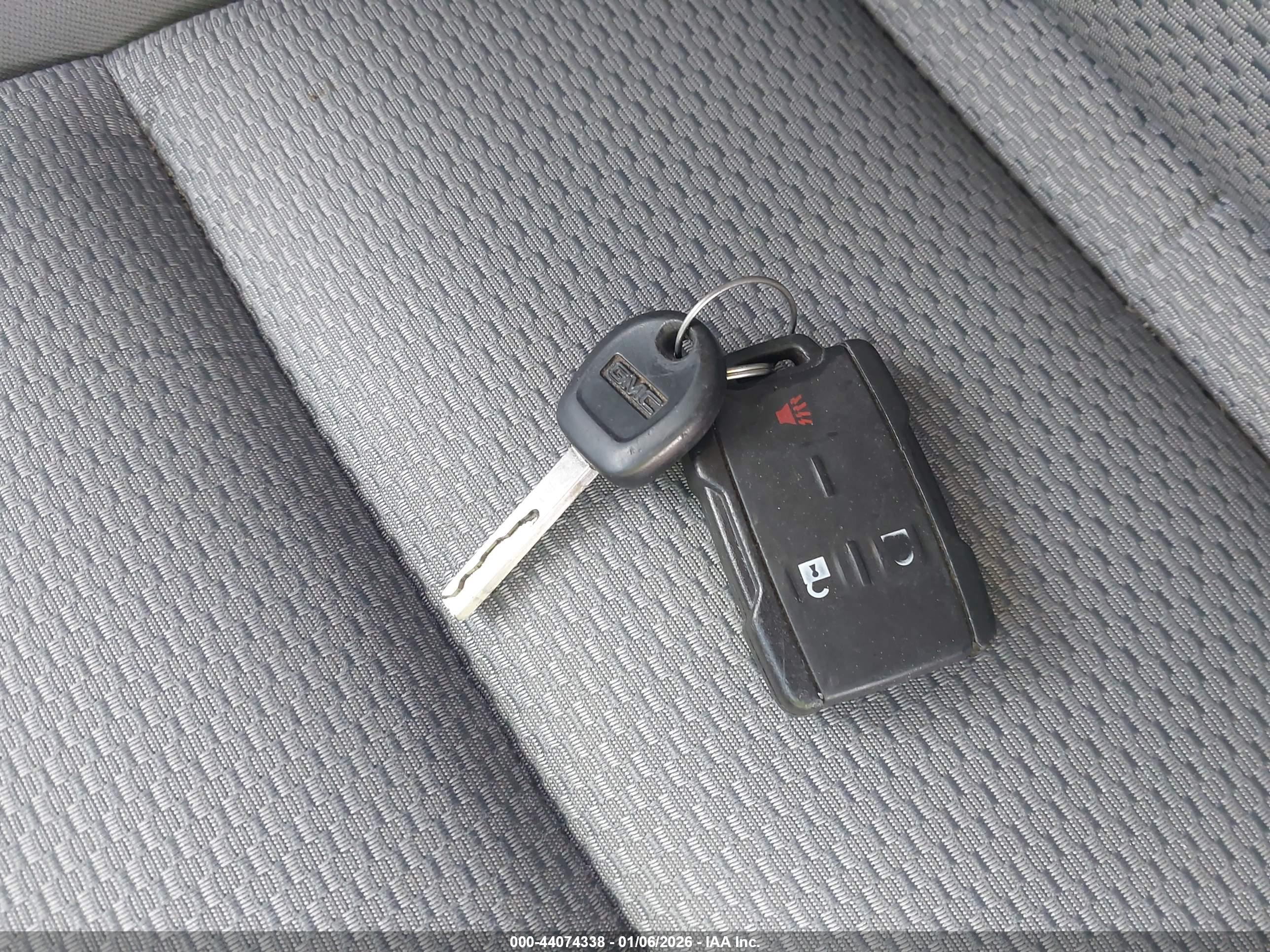 GMC CANYON image 11