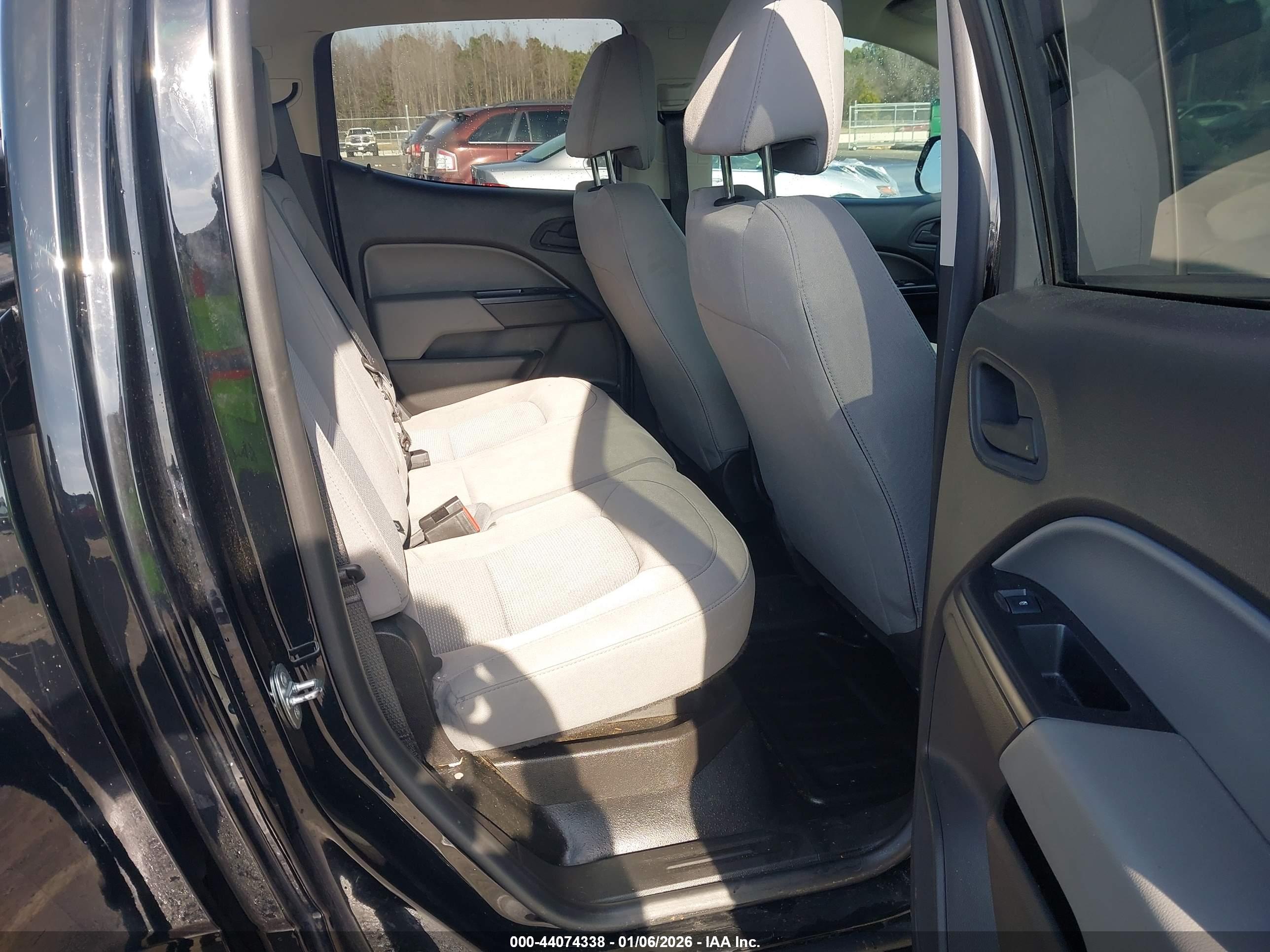 GMC CANYON image 8
