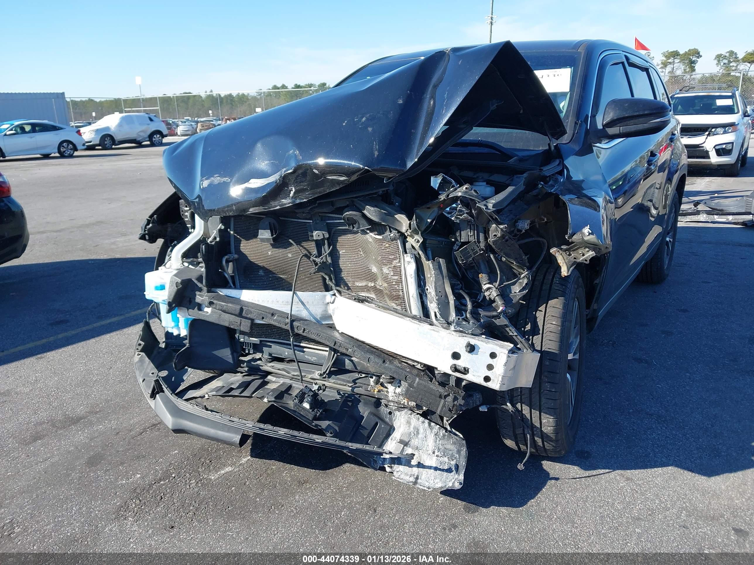 TOYOTA HIGHLANDER image 6