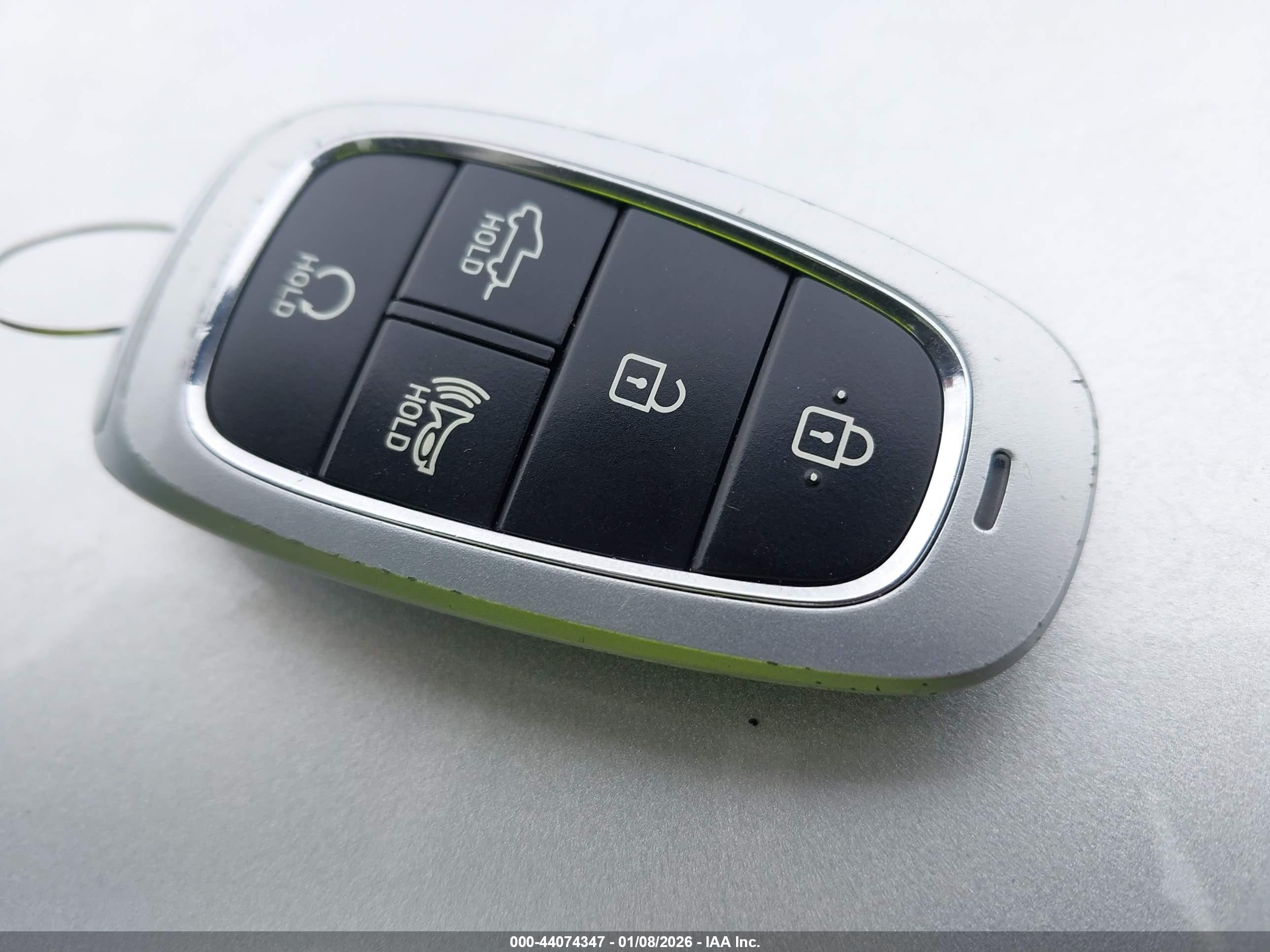 HYUNDAI SANTA image 11