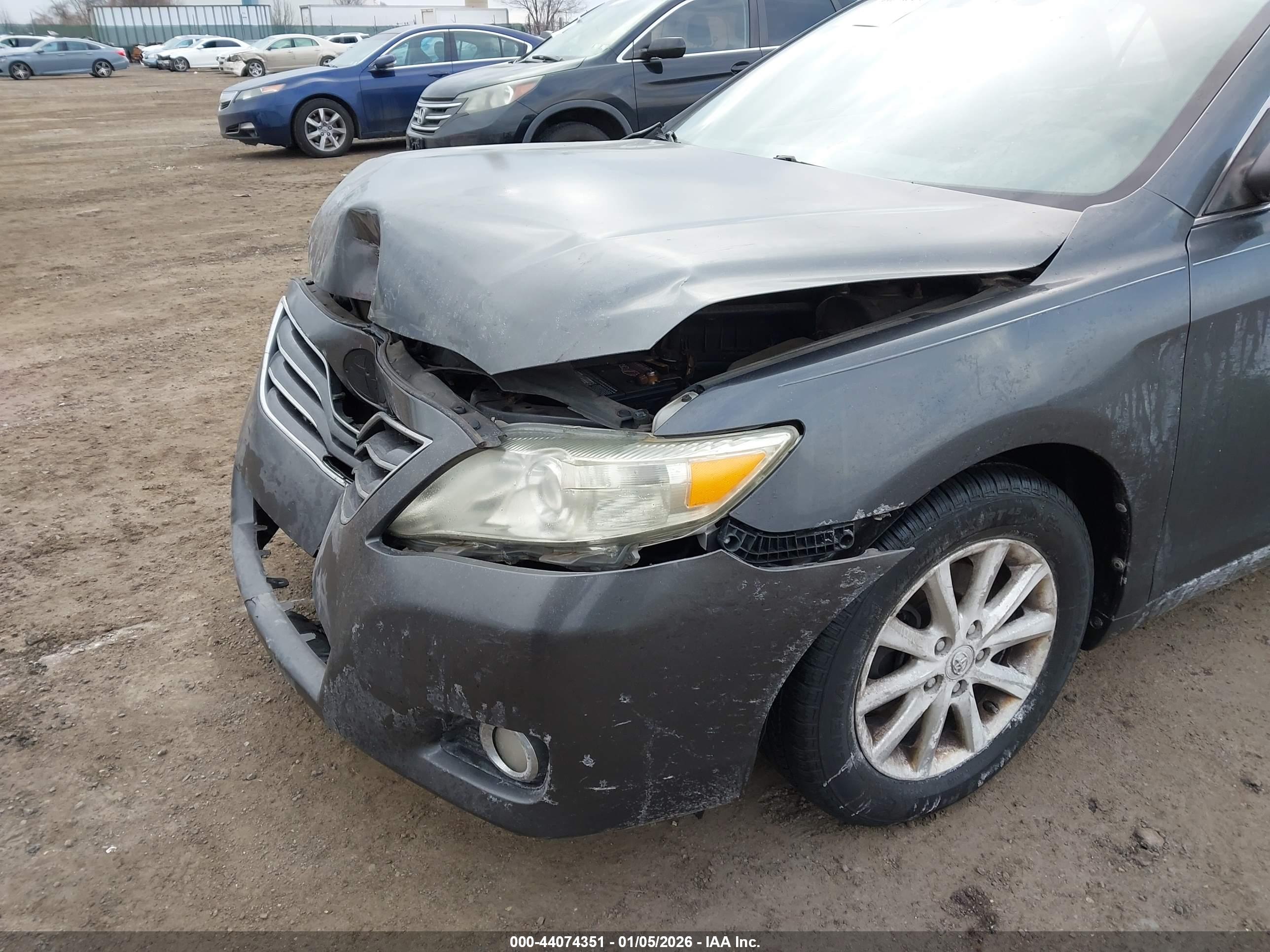 TOYOTA CAMRY image 6