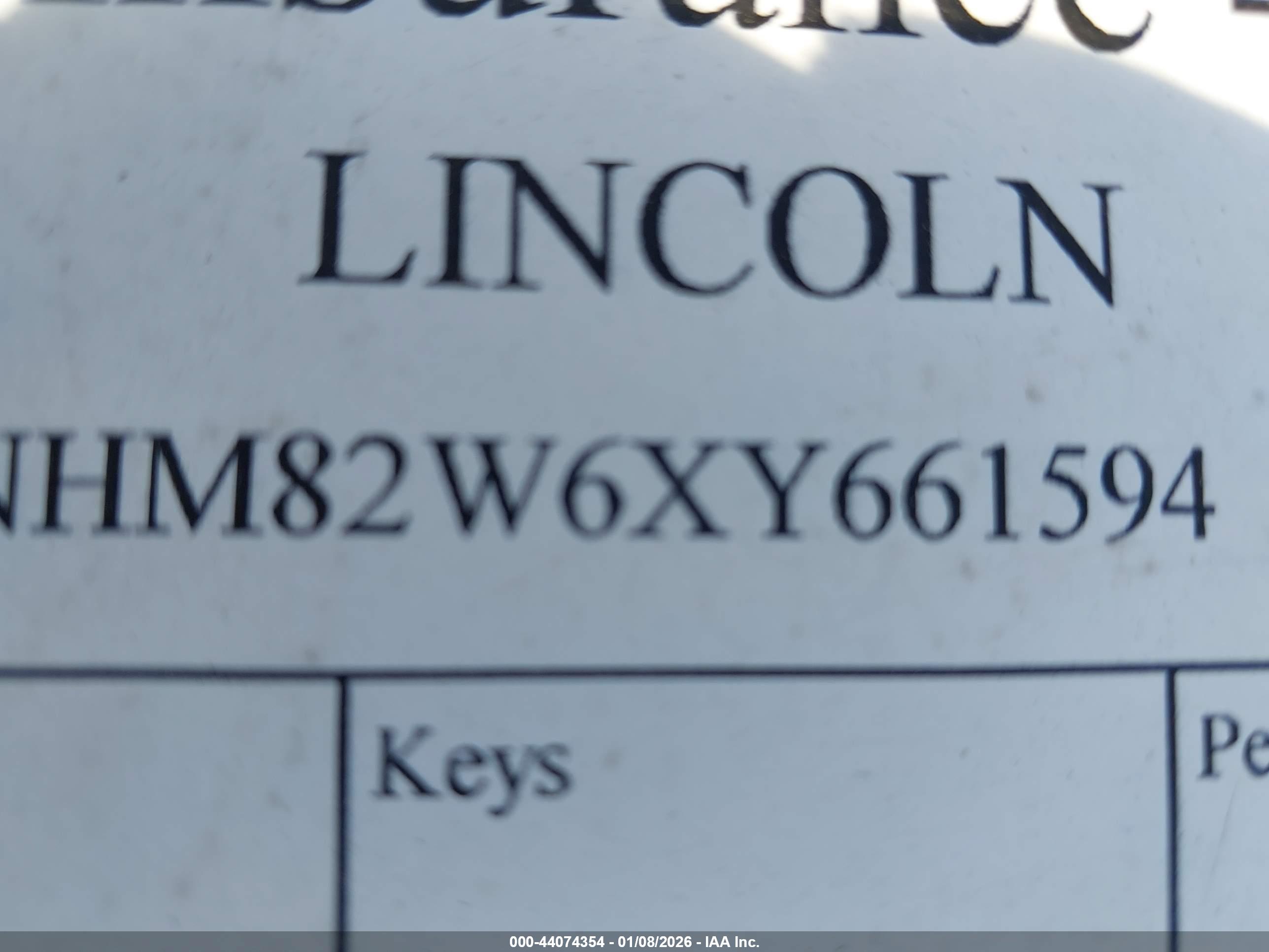 LINCOLN TOWN image 9