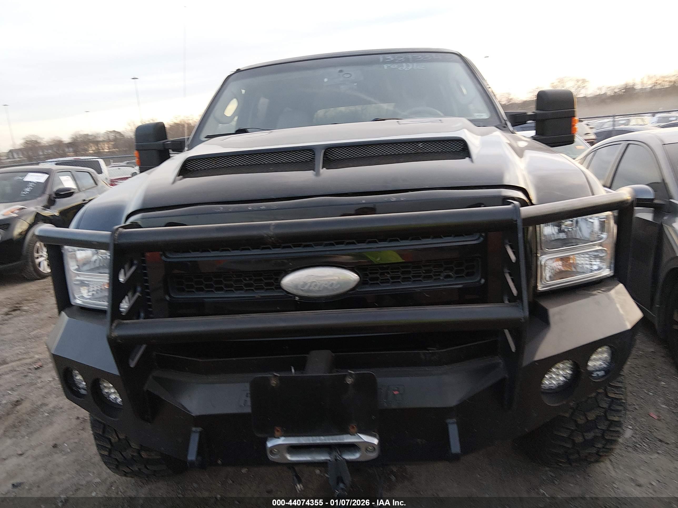 FORD EXCURSION image 6