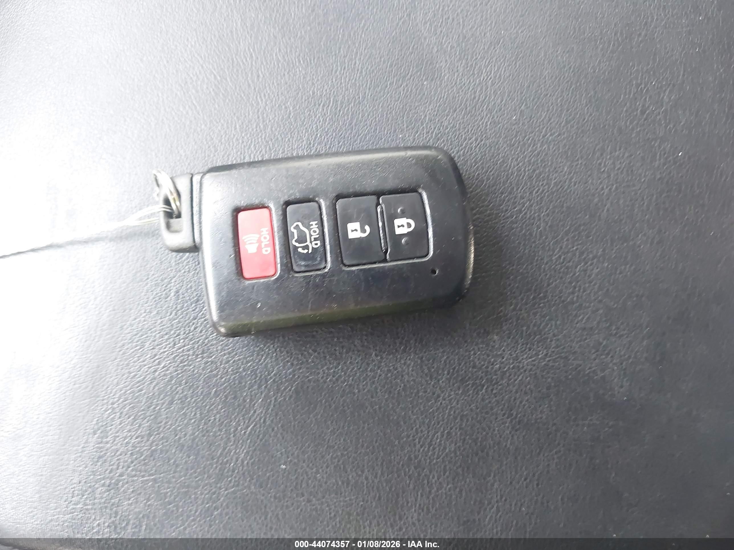 TOYOTA RAV4 image 11
