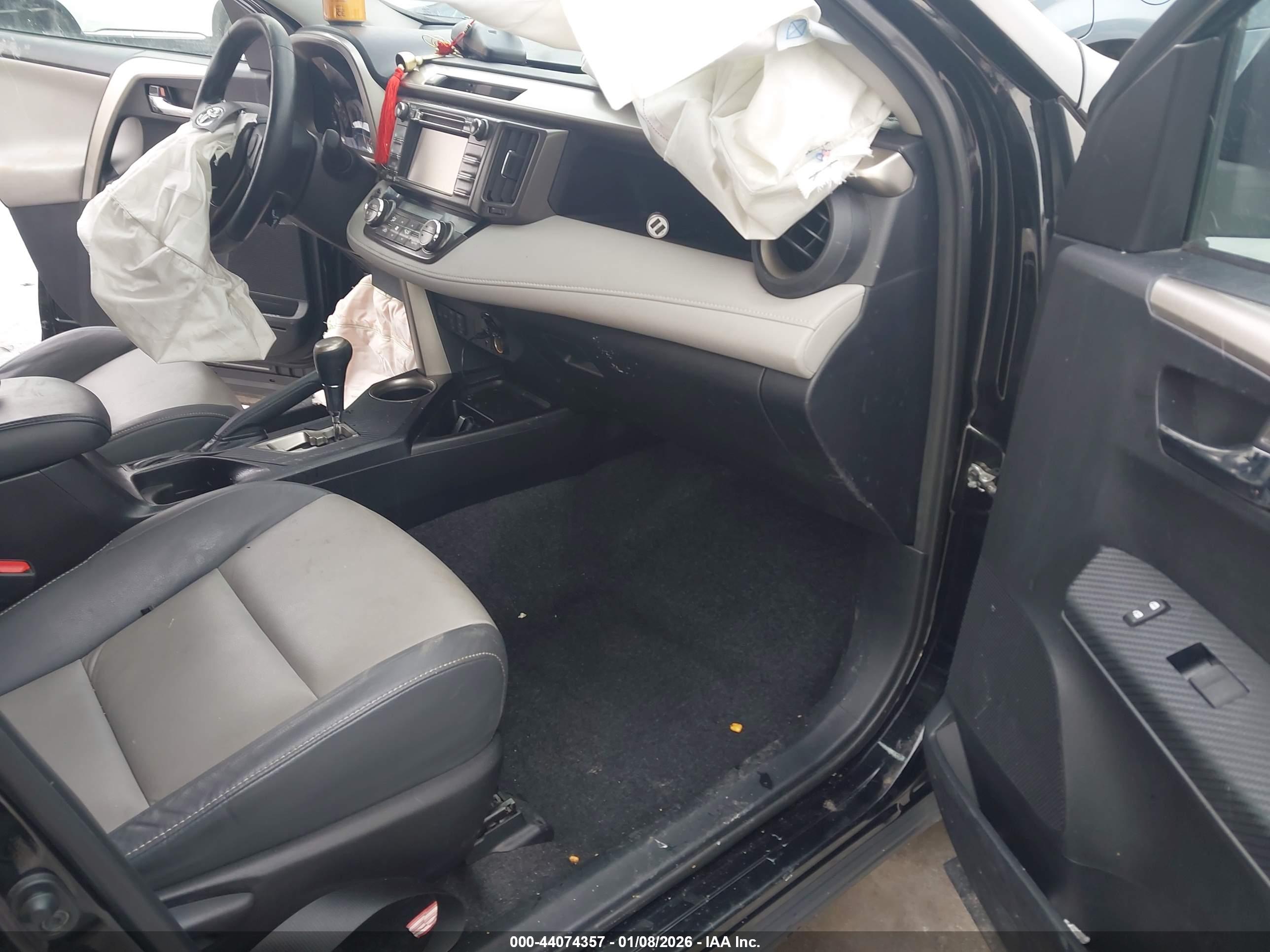 TOYOTA RAV4 image 5