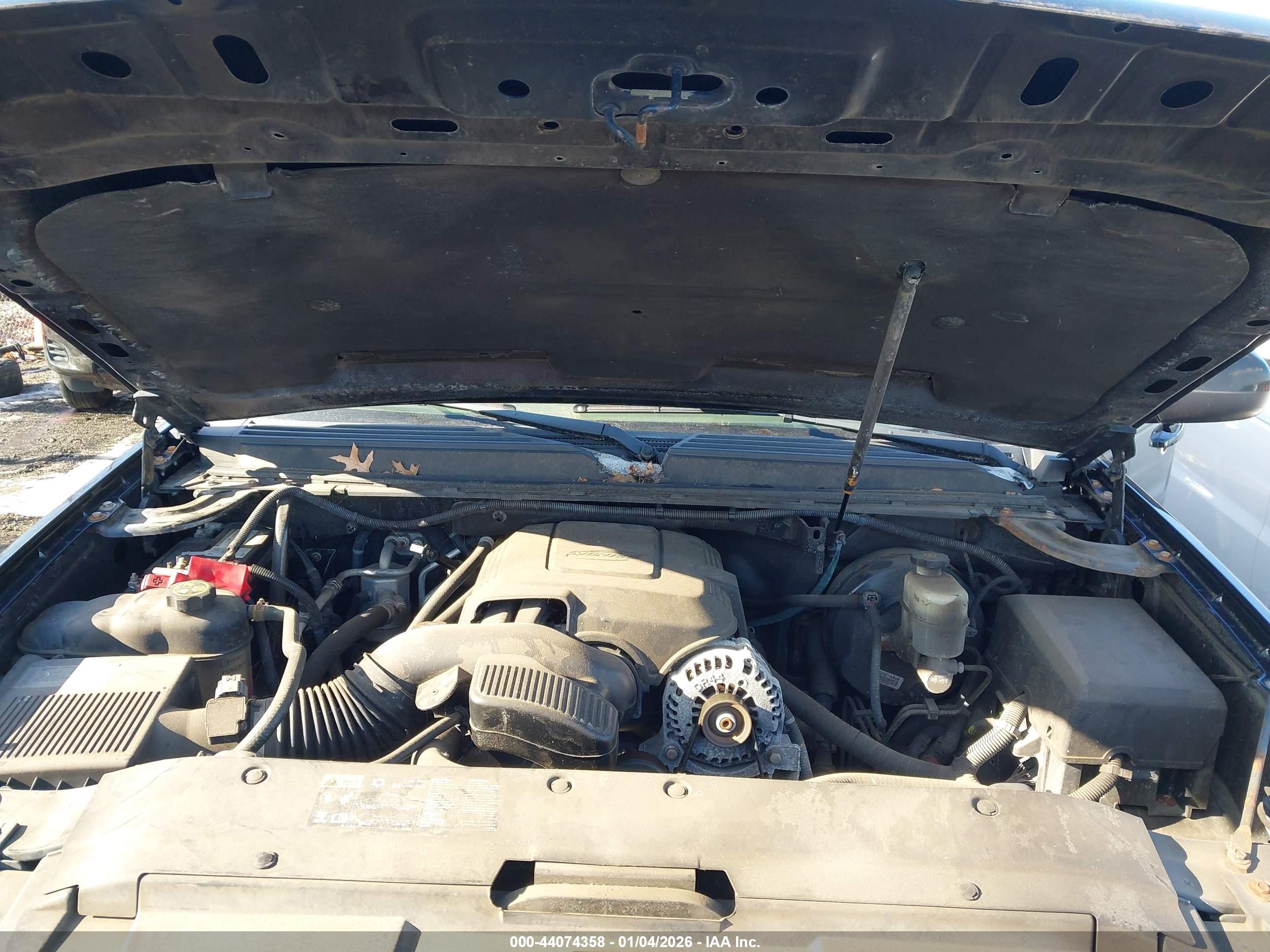 CHEVROLET SUBURBAN image 10