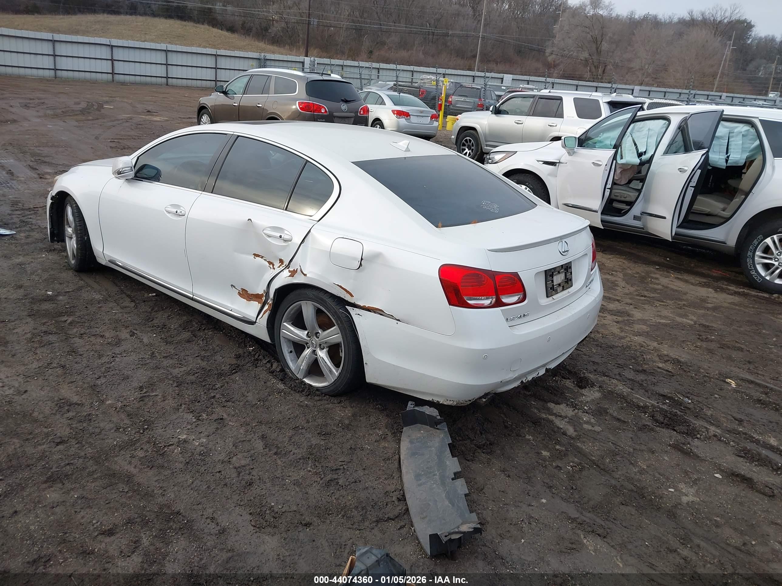 LEXUS GS image 3
