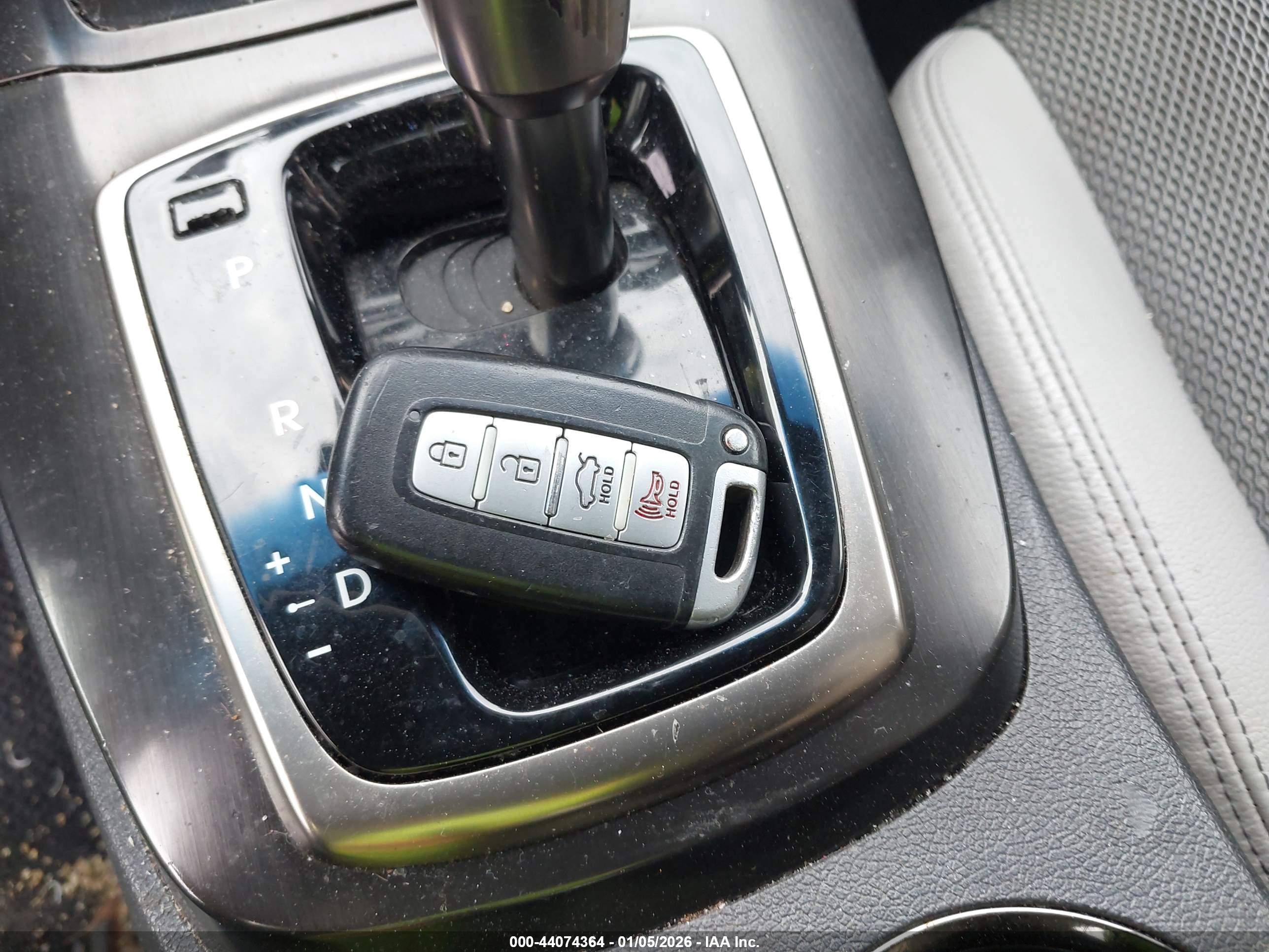 HYUNDAI GENESIS image 11