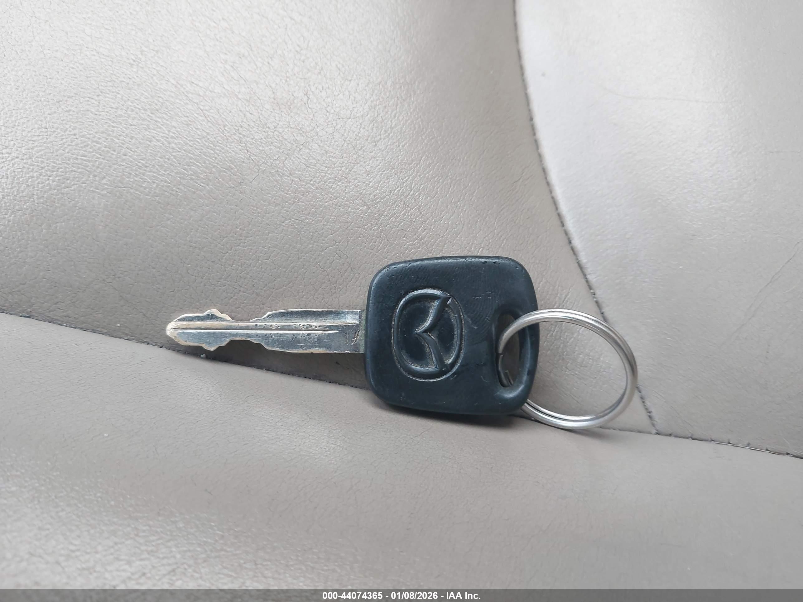 MAZDA TRIBUTE image 11