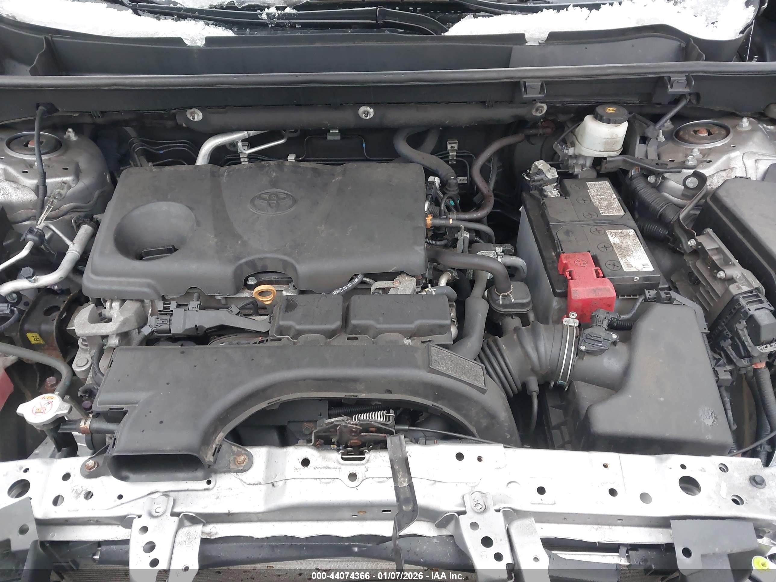 TOYOTA RAV4 image 10