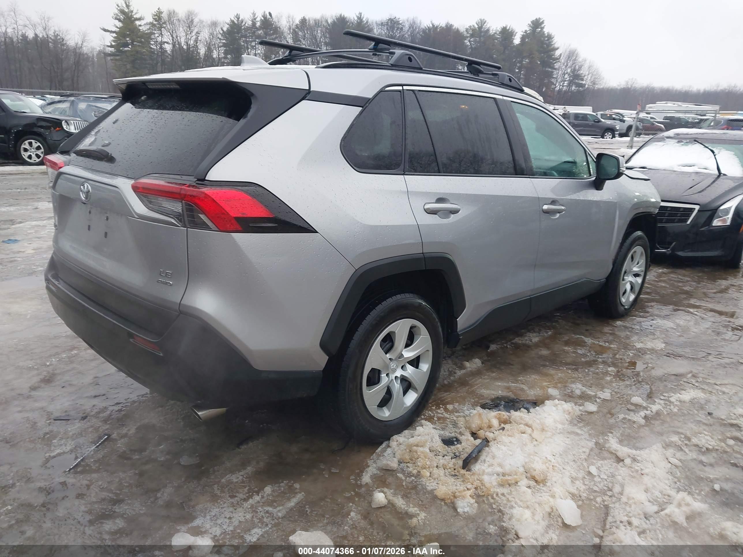 TOYOTA RAV4 image 4