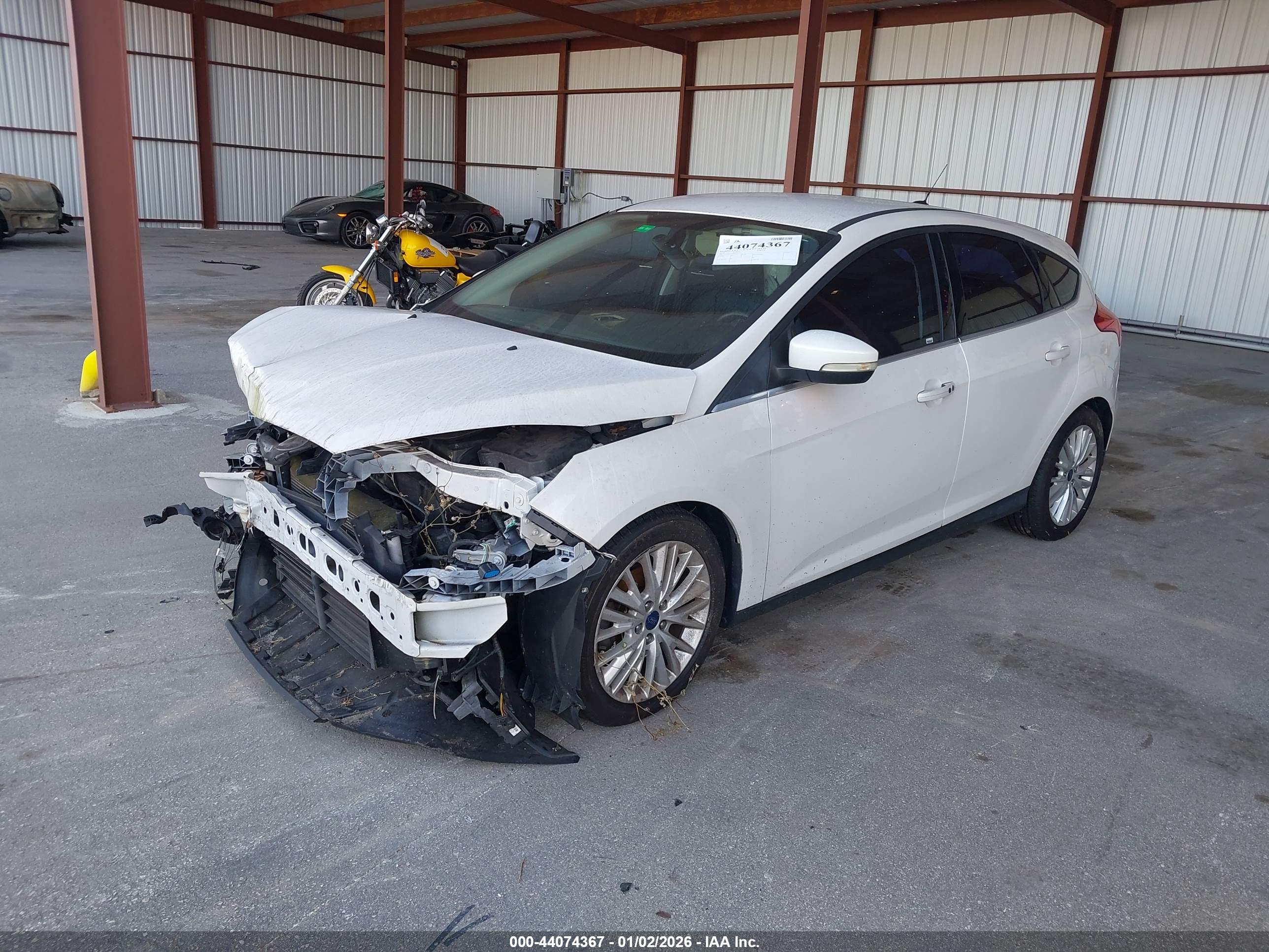 FORD FOCUS image 2