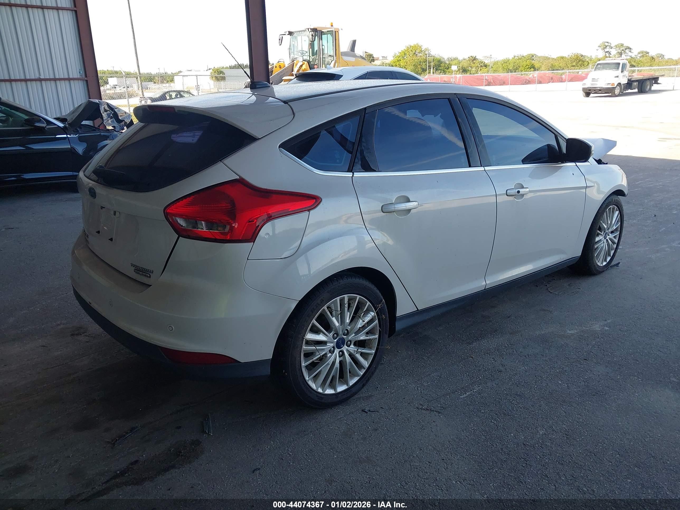 FORD FOCUS image 4