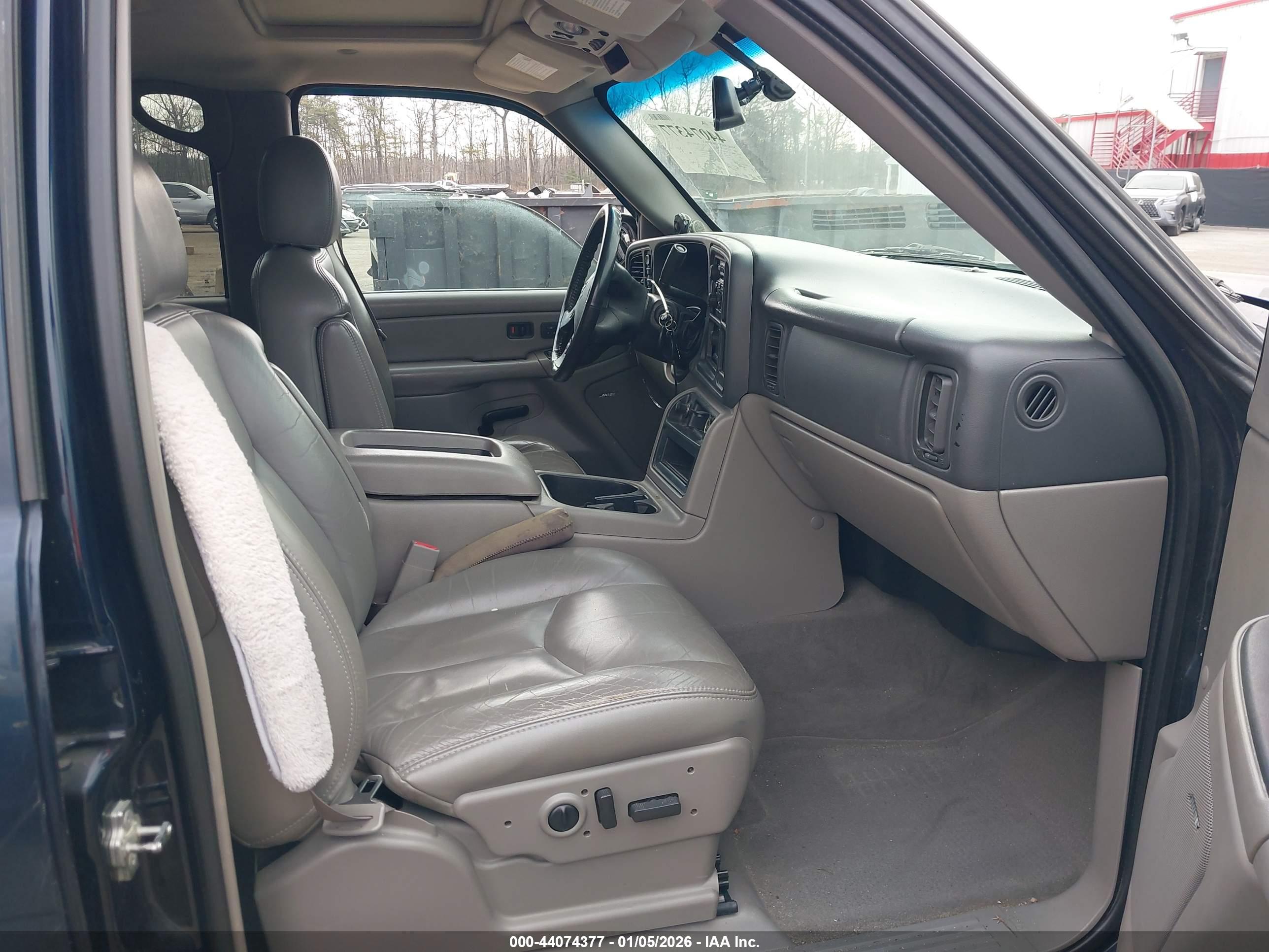 CHEVROLET AVALANCHE image 5