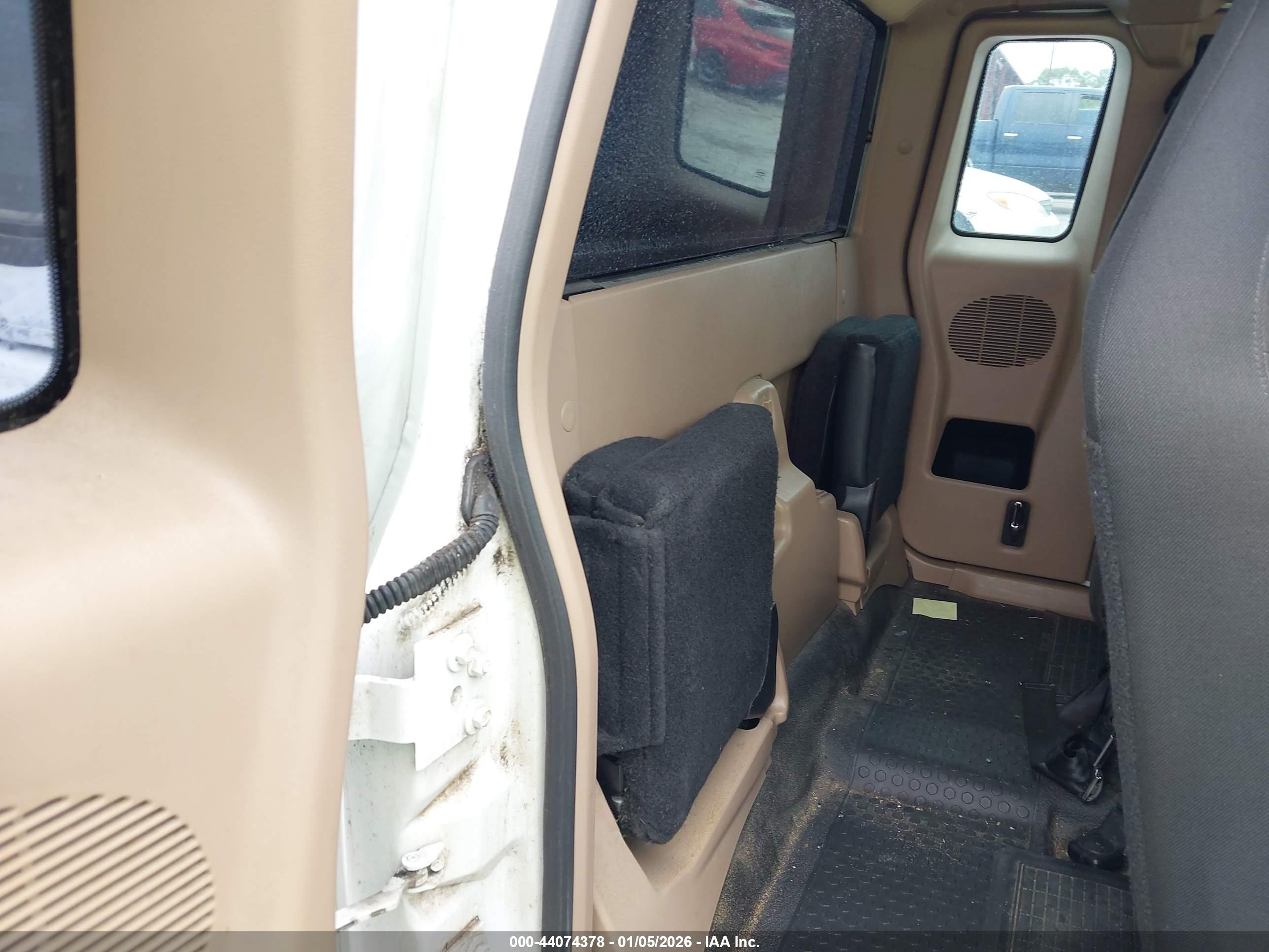 FORD RANGER image 8