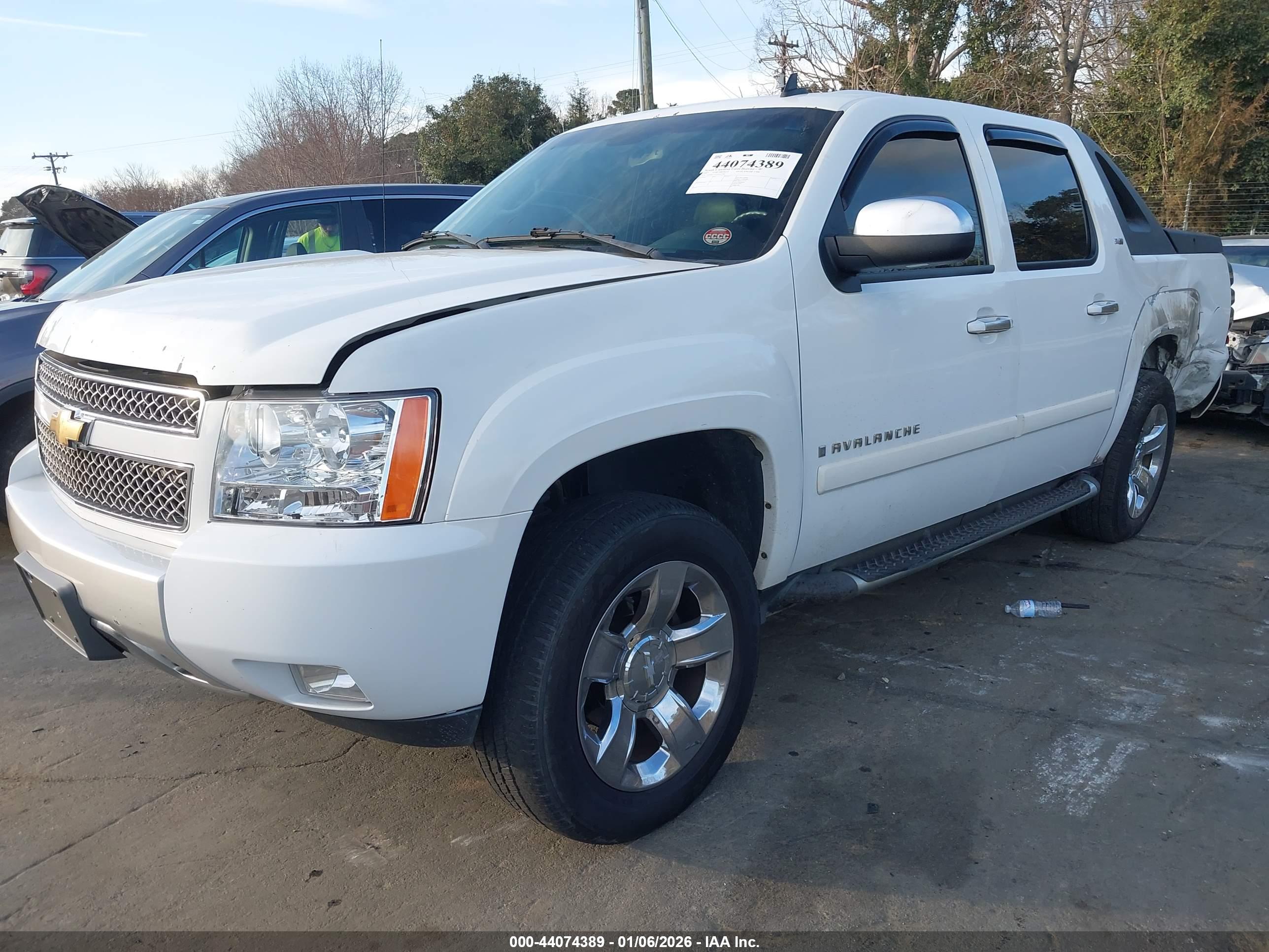 CHEVROLET AVALANCHE image 2