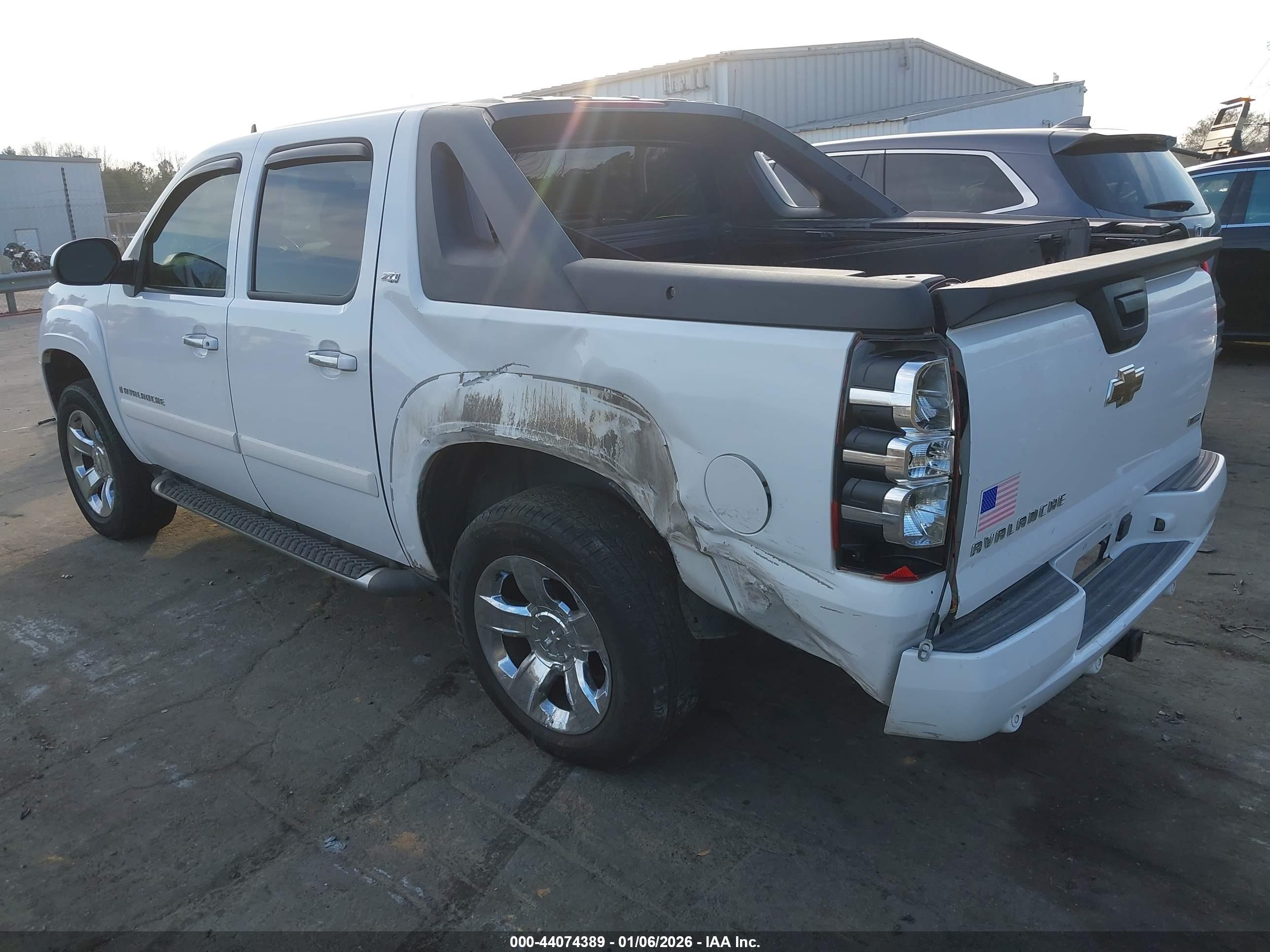 CHEVROLET AVALANCHE image 3