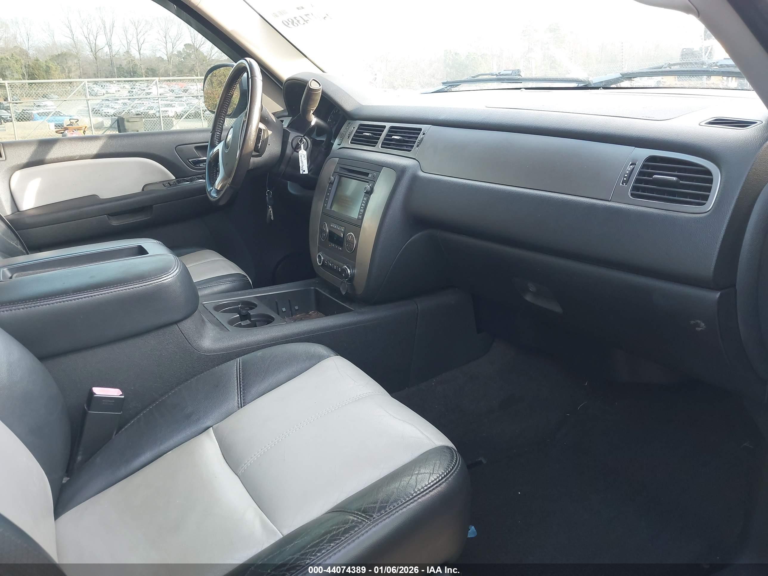 CHEVROLET AVALANCHE image 5