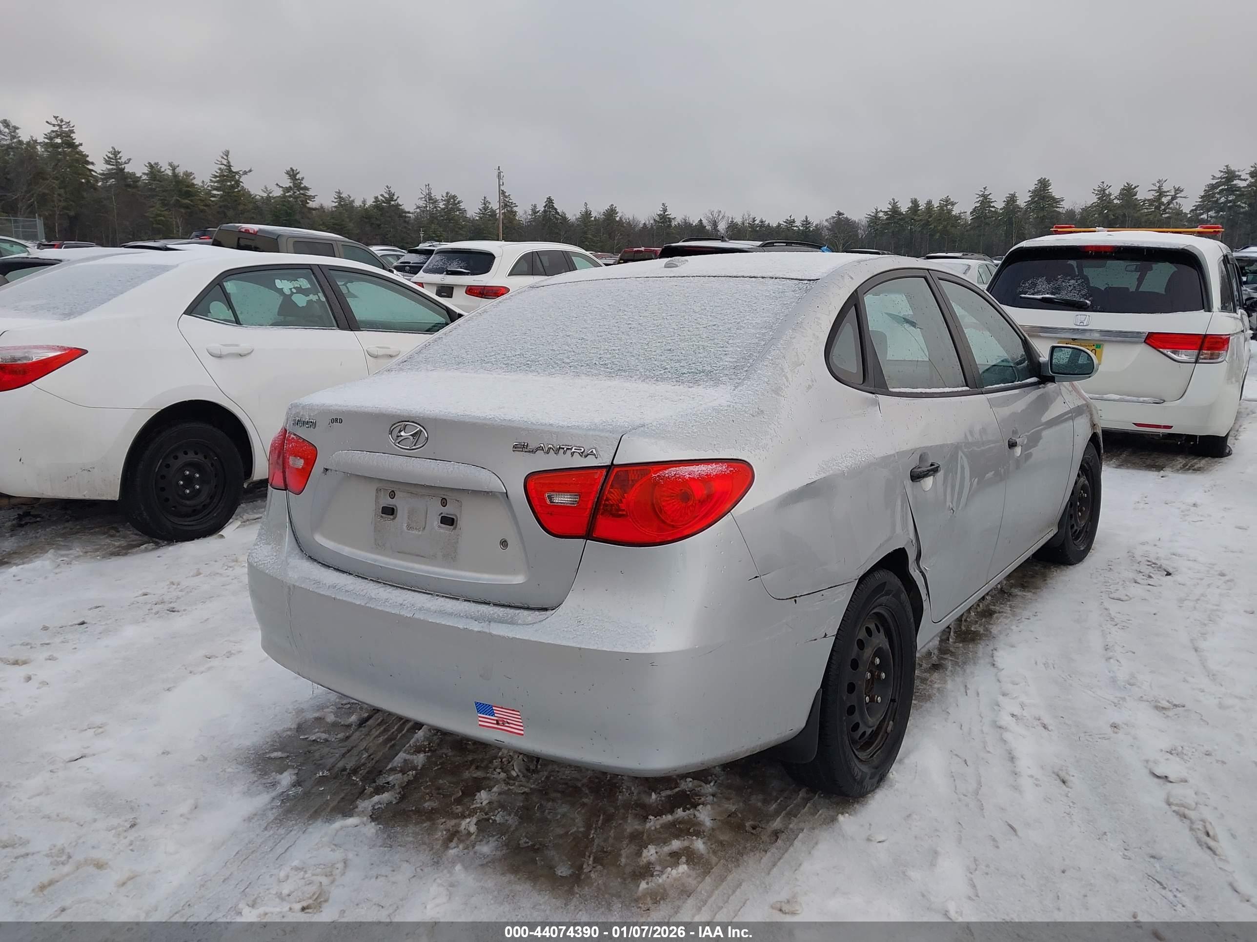 HYUNDAI ELANTRA image 4