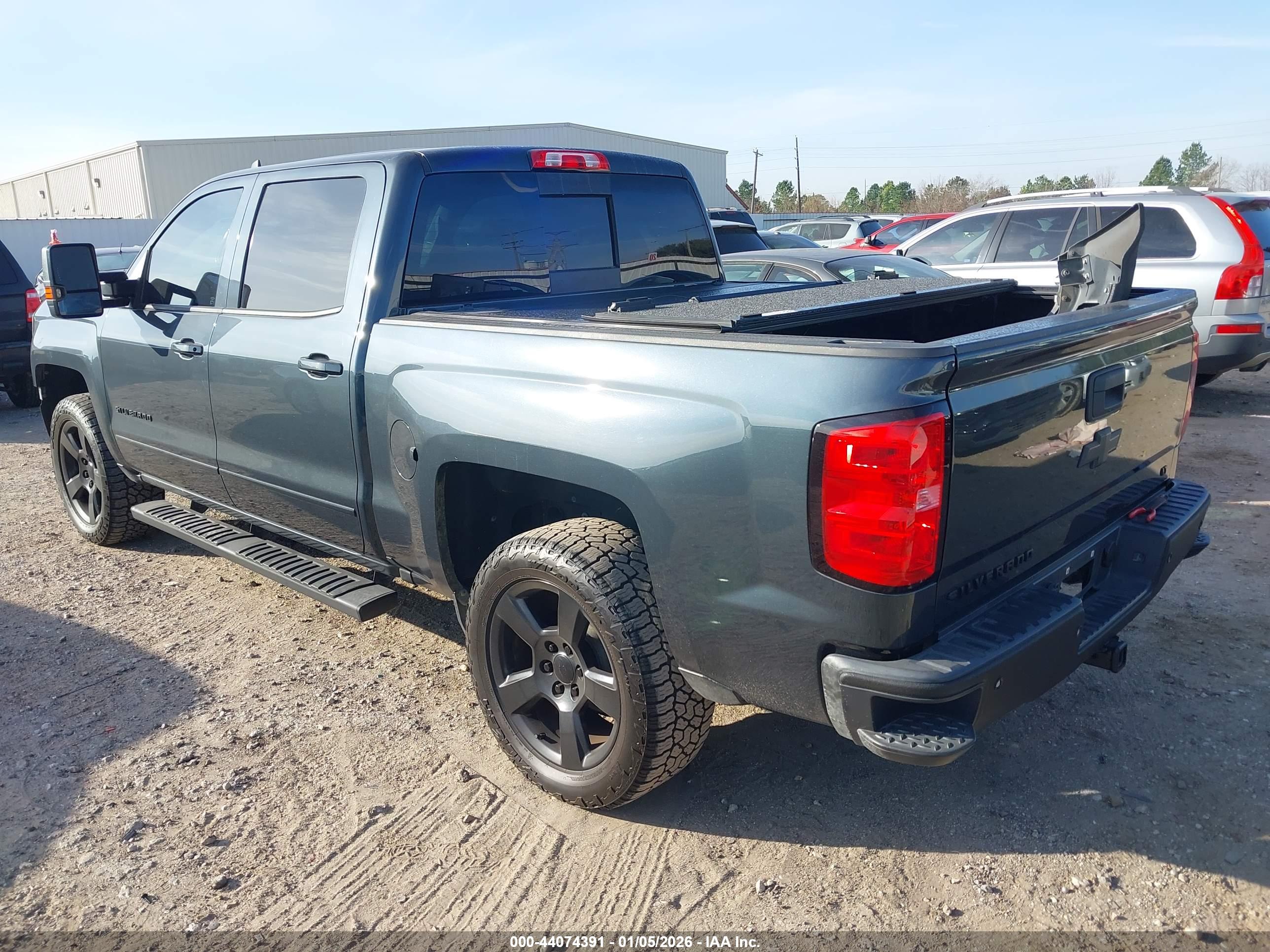 CHEVROLET SILVERADO image 3
