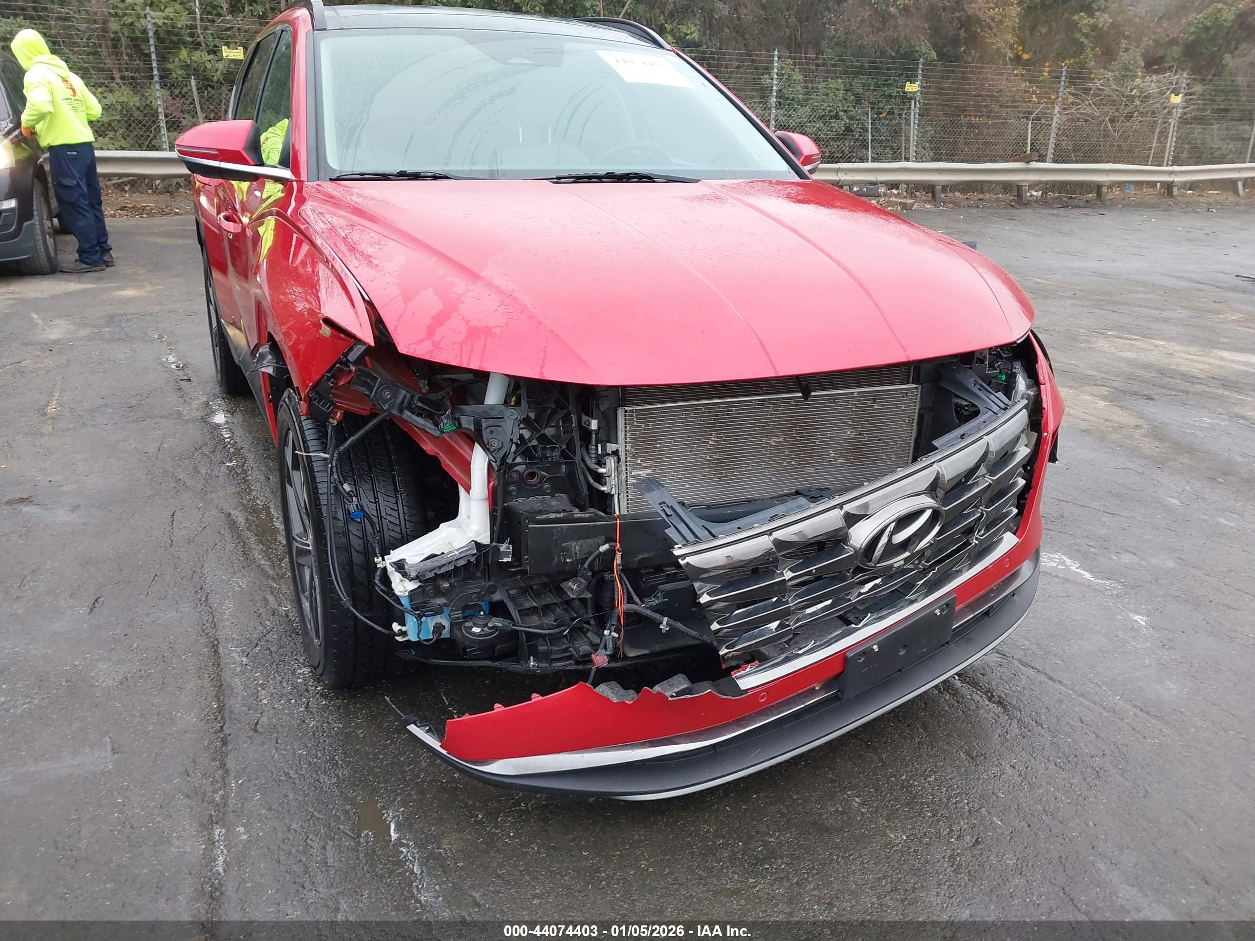HYUNDAI TUCSON image 6
