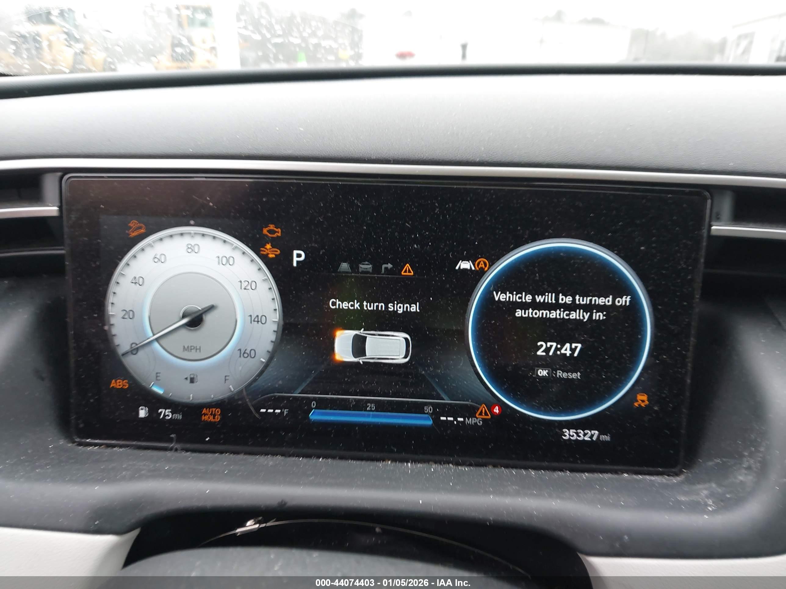 HYUNDAI TUCSON image 7