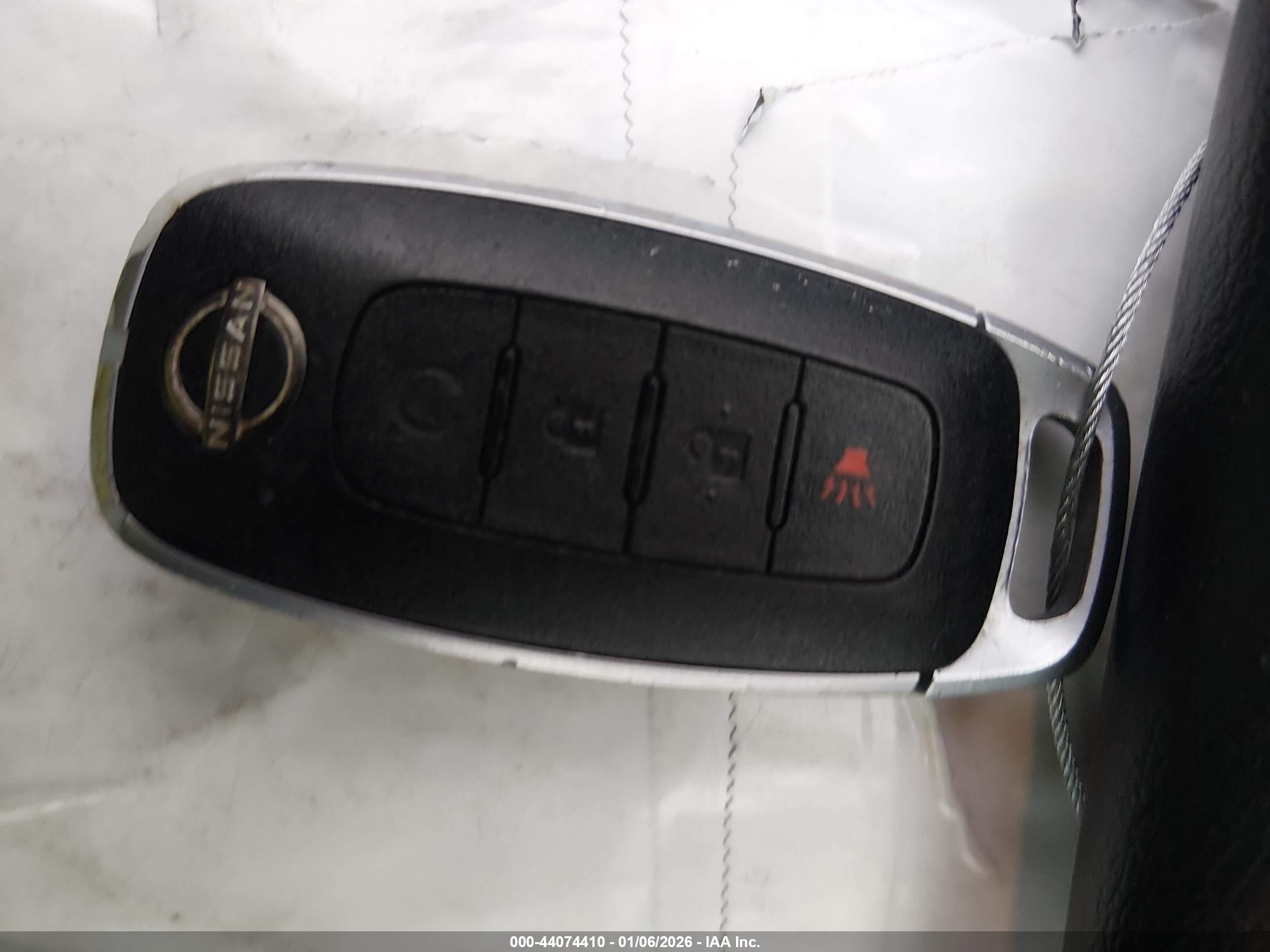 NISSAN ROGUE image 11
