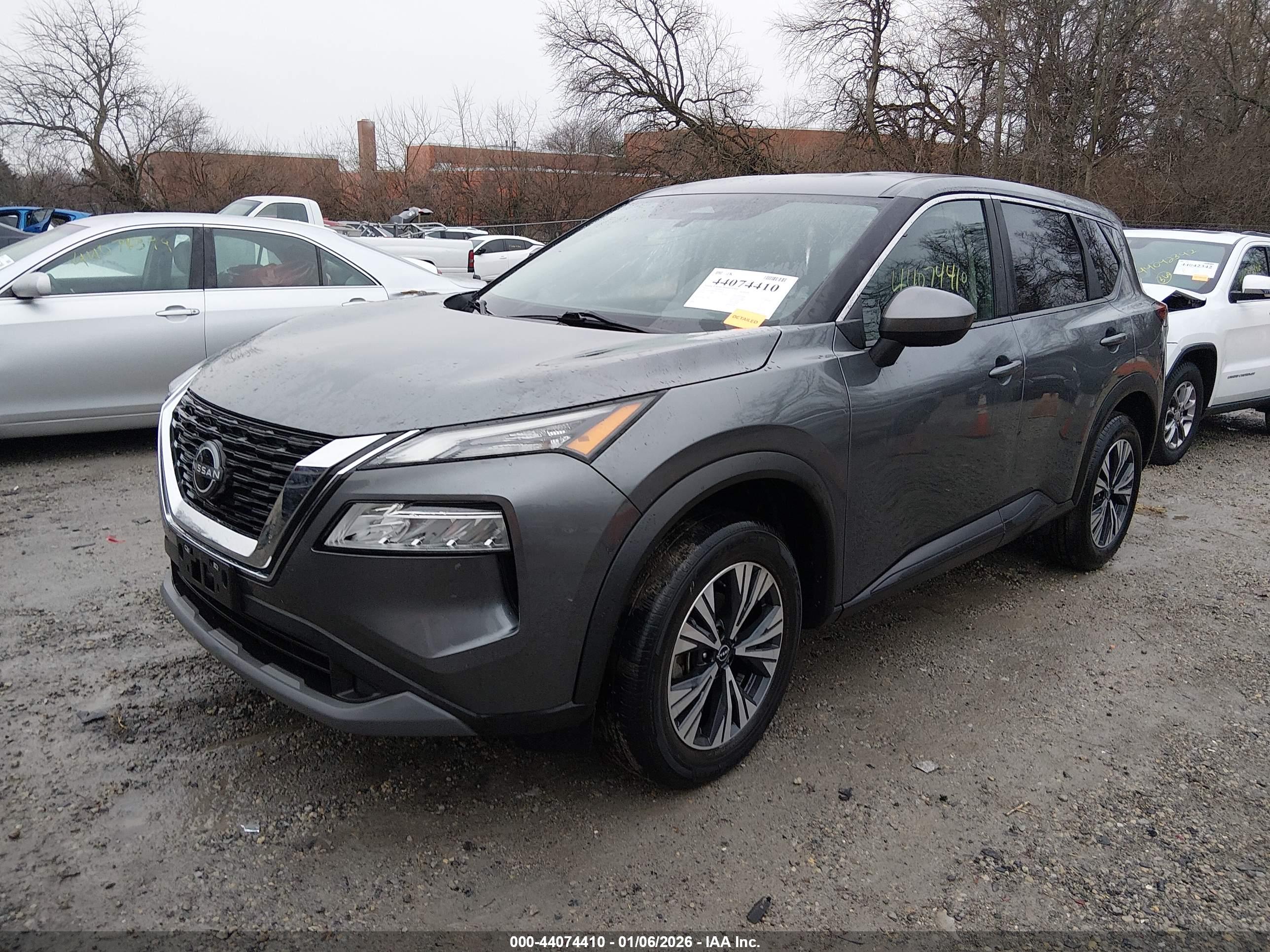 NISSAN ROGUE image 2