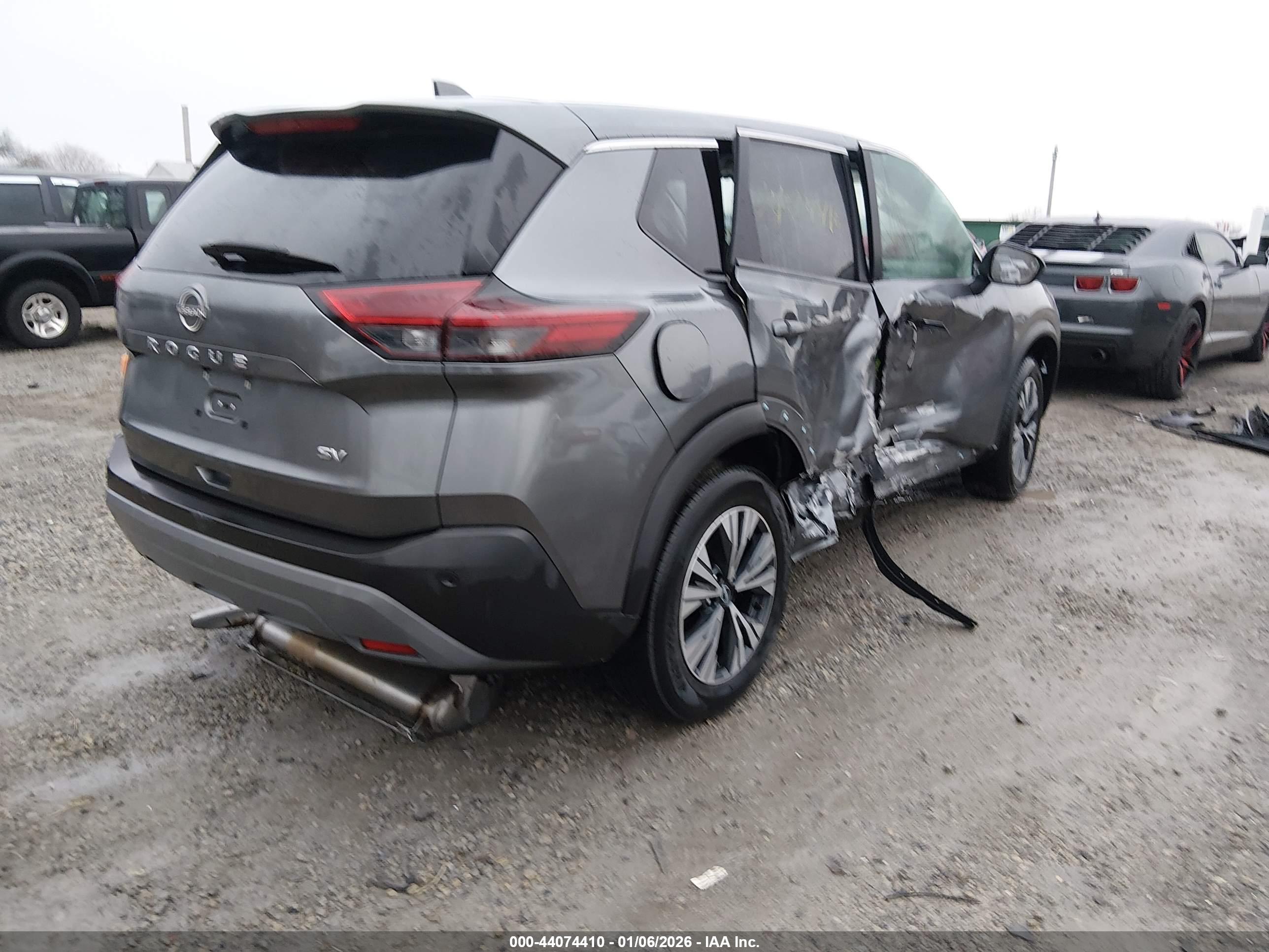 NISSAN ROGUE image 4