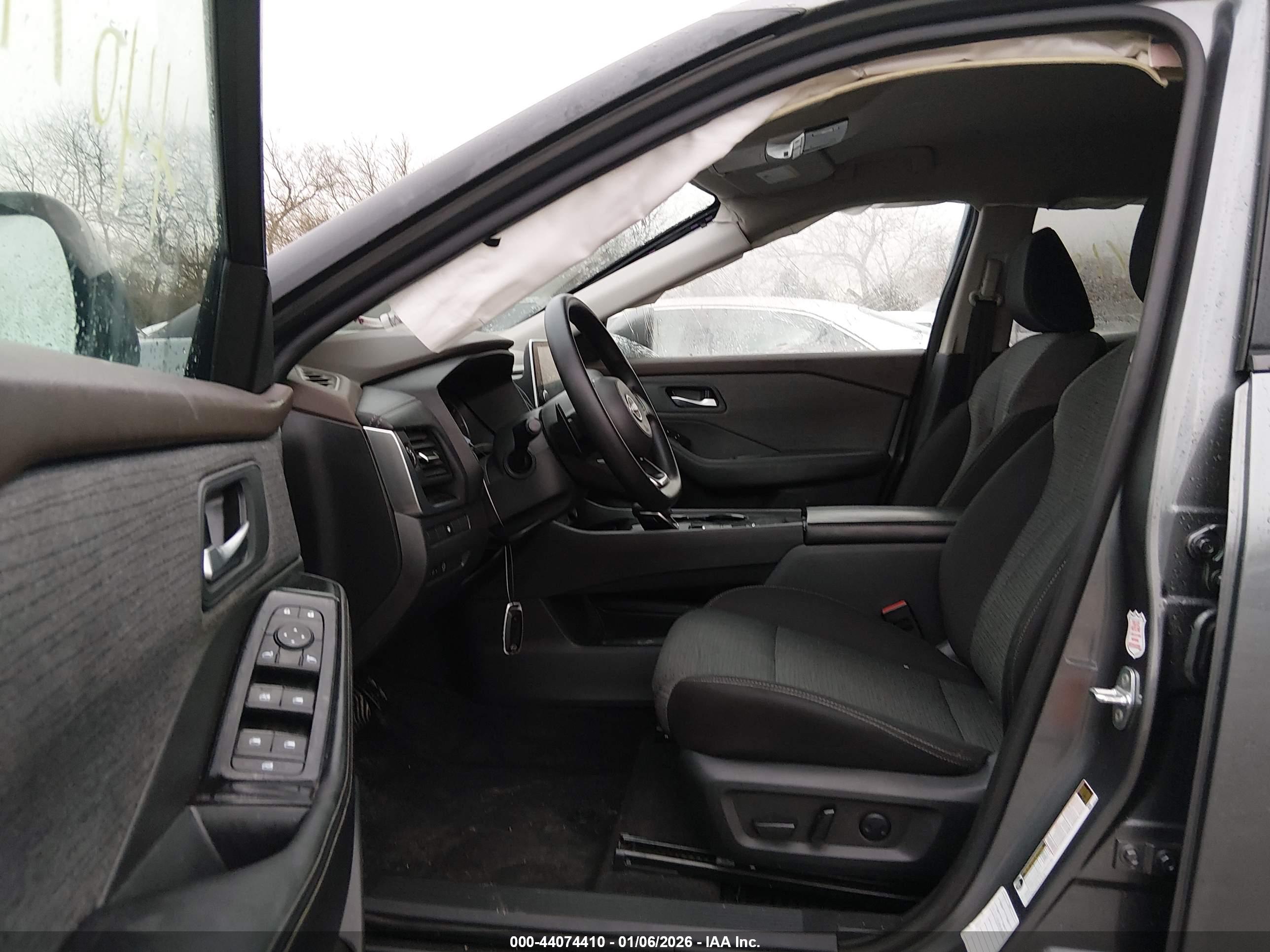 NISSAN ROGUE image 5
