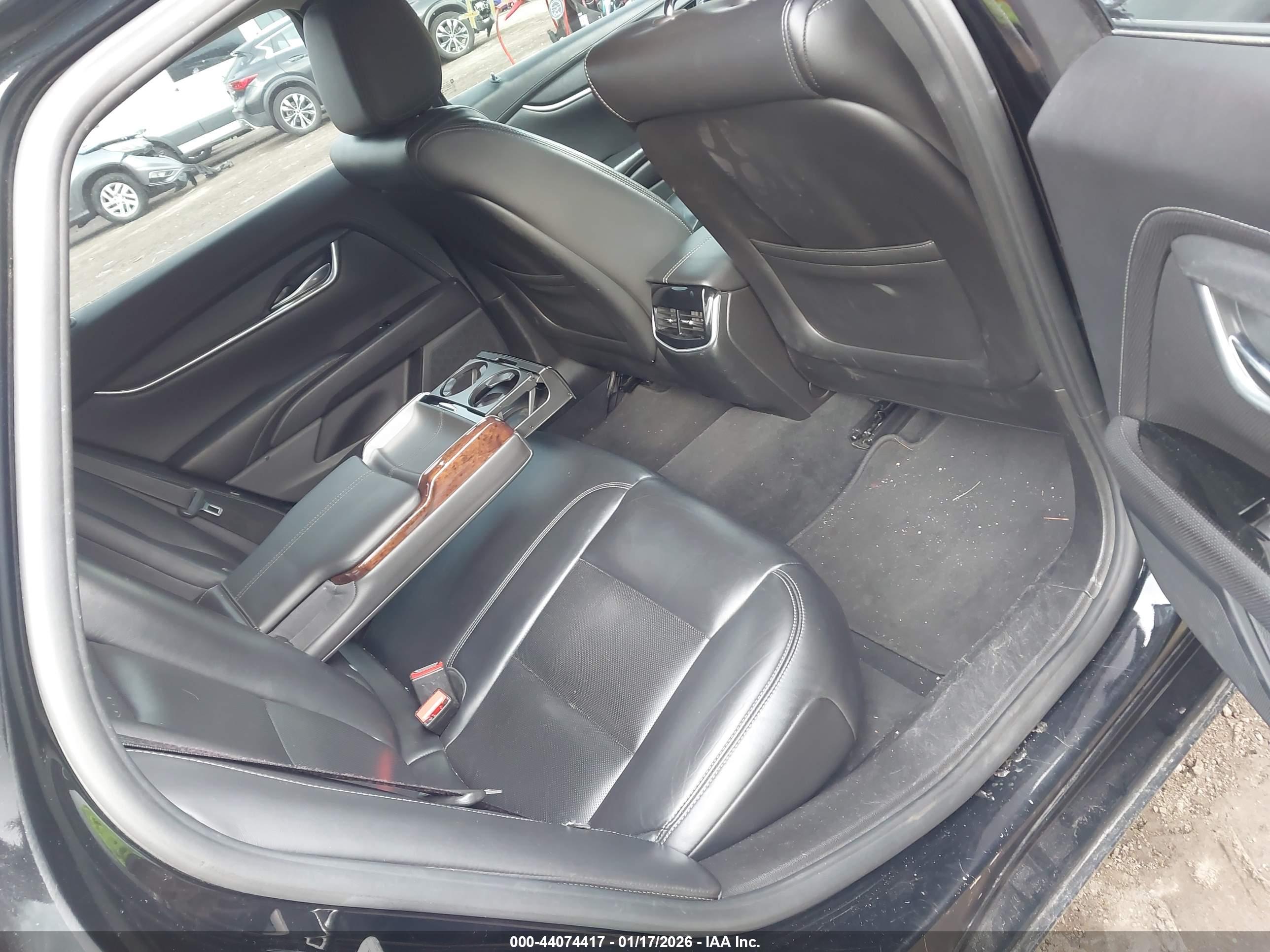 CADILLAC XTS image 8