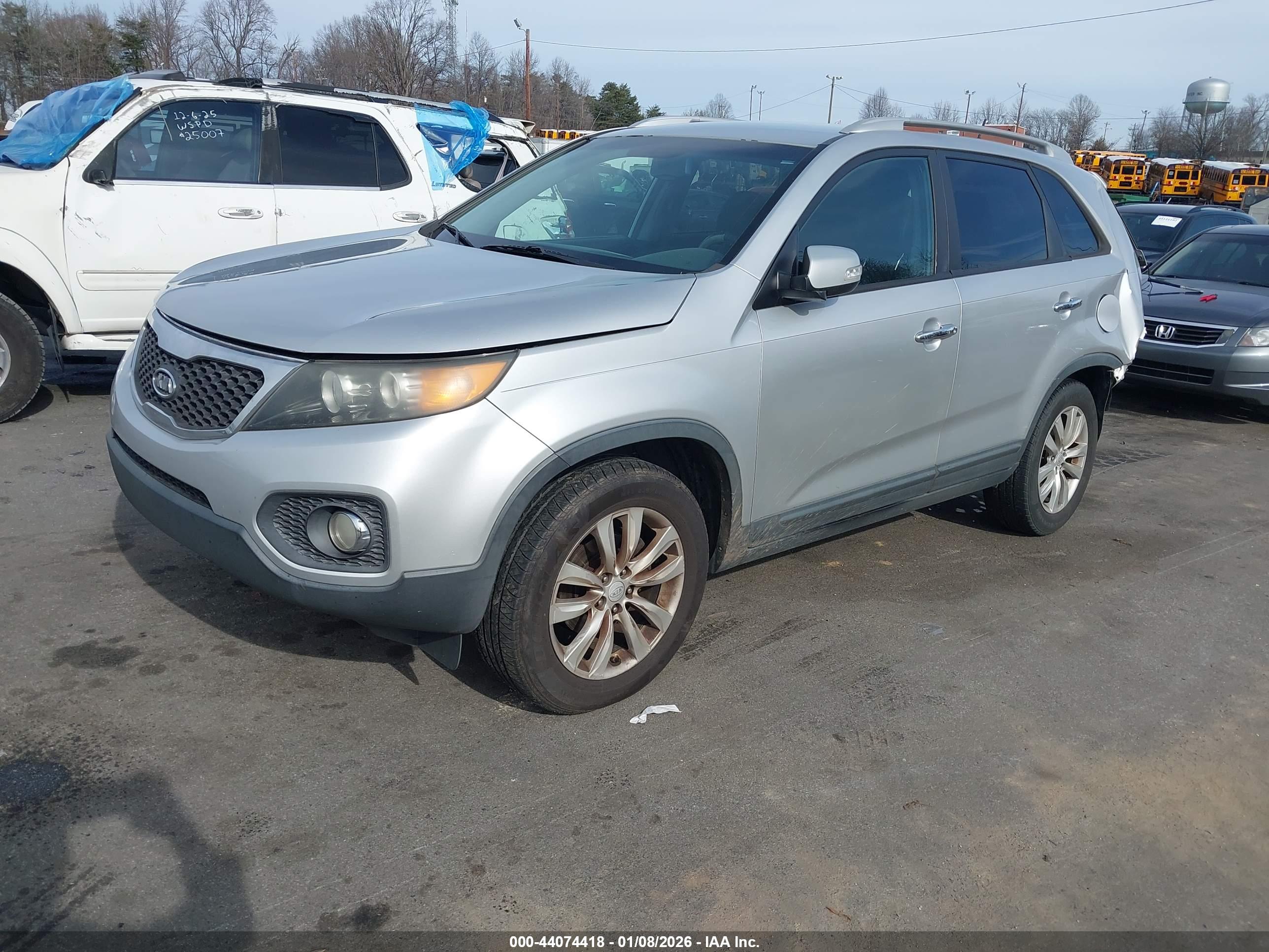 KIA SORENTO image 2