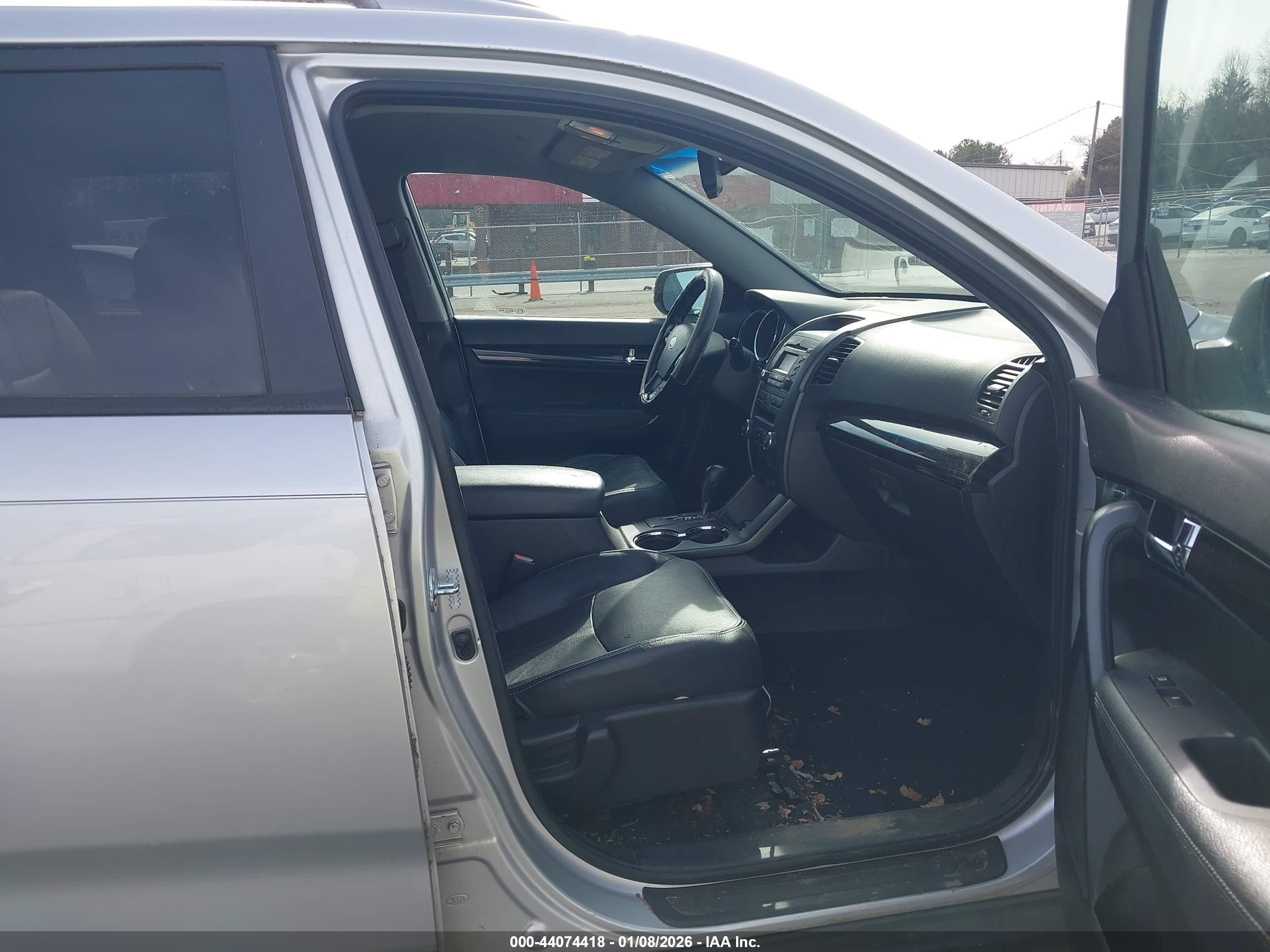 KIA SORENTO image 5